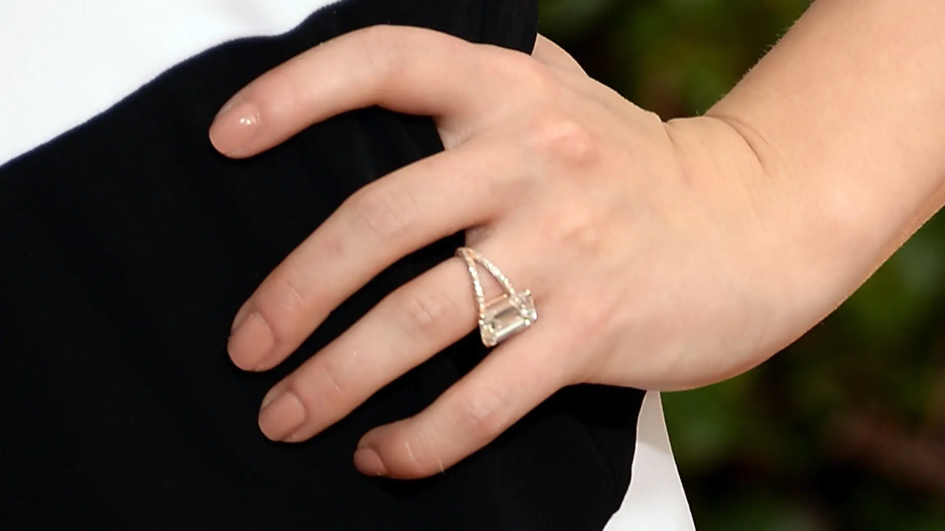 Ein echter Hingucker: Hayden Panettieres Verlobungsring mit einem rund sechs Karat großen Diamanten wurde 2013 auf etwa 500.000 US-Dollar geschätzt. Jetzt soll das Schmuckstück nicht mehr auffindbar sein.