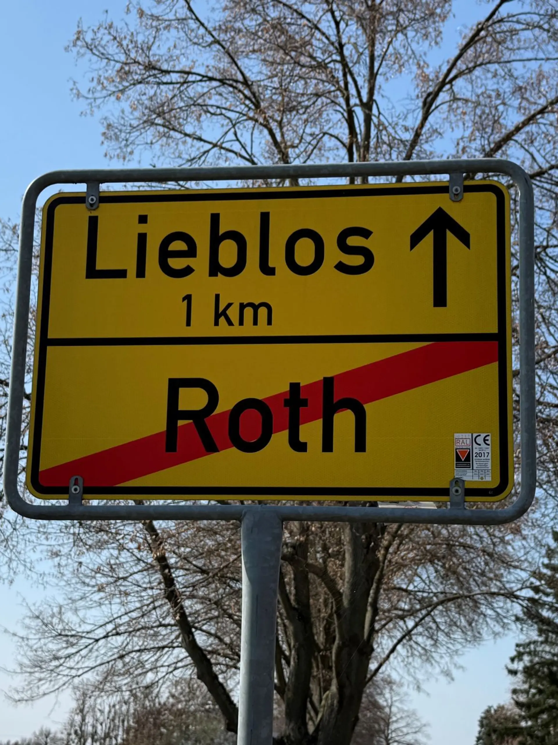 Bei Ortsfremden kommt es nach Angaben von Bürgermeister Kern immer wieder einmal zu humorvollen Nachfragen, wie denn der Name entstanden sei und ob es denn tatsächlich so schlimm sei in Lieblos. 