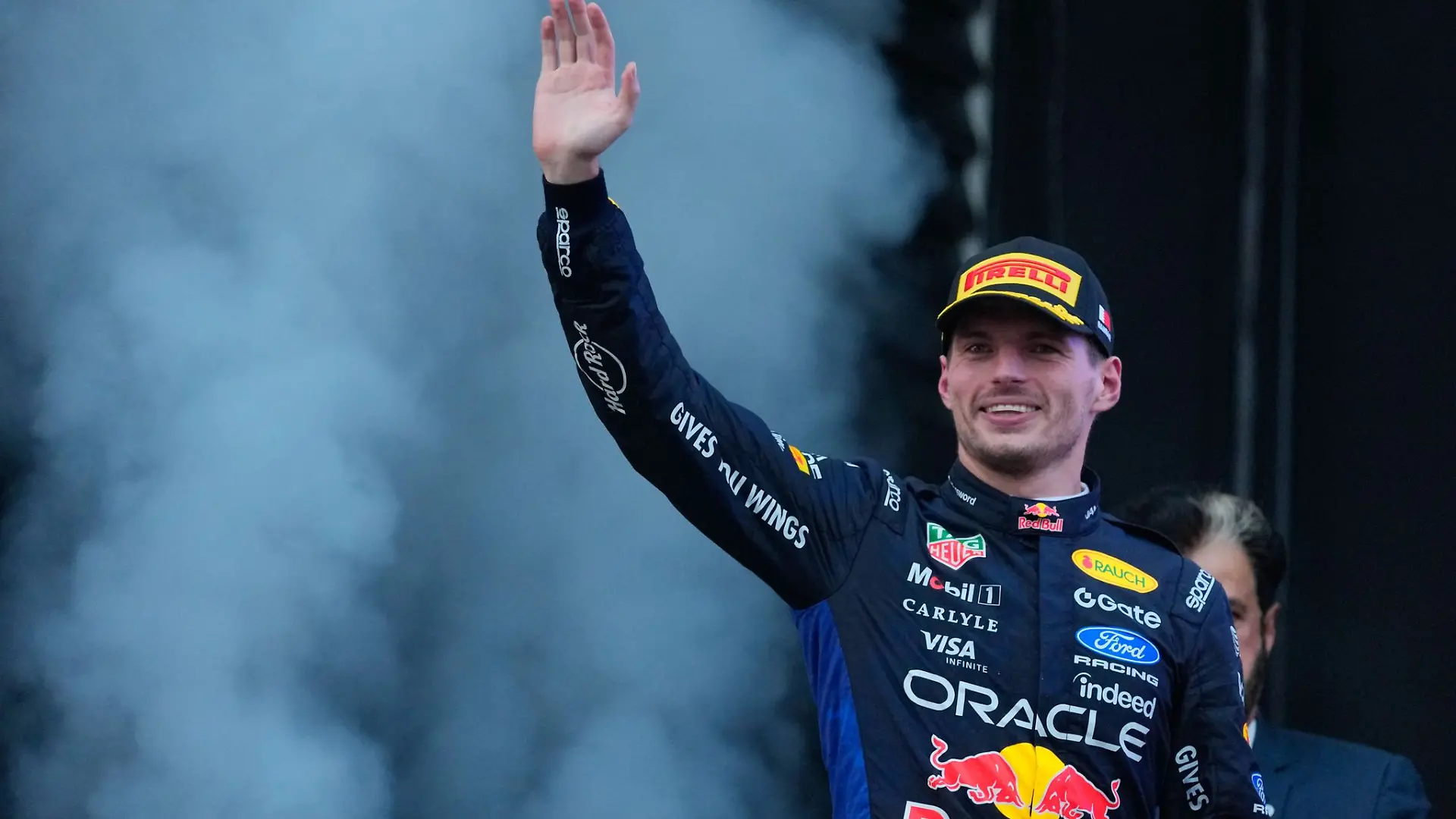 Lange hat er warten müssen, umso größer die Freude nach dem ersten Saisonsieg bei Max Verstappen.