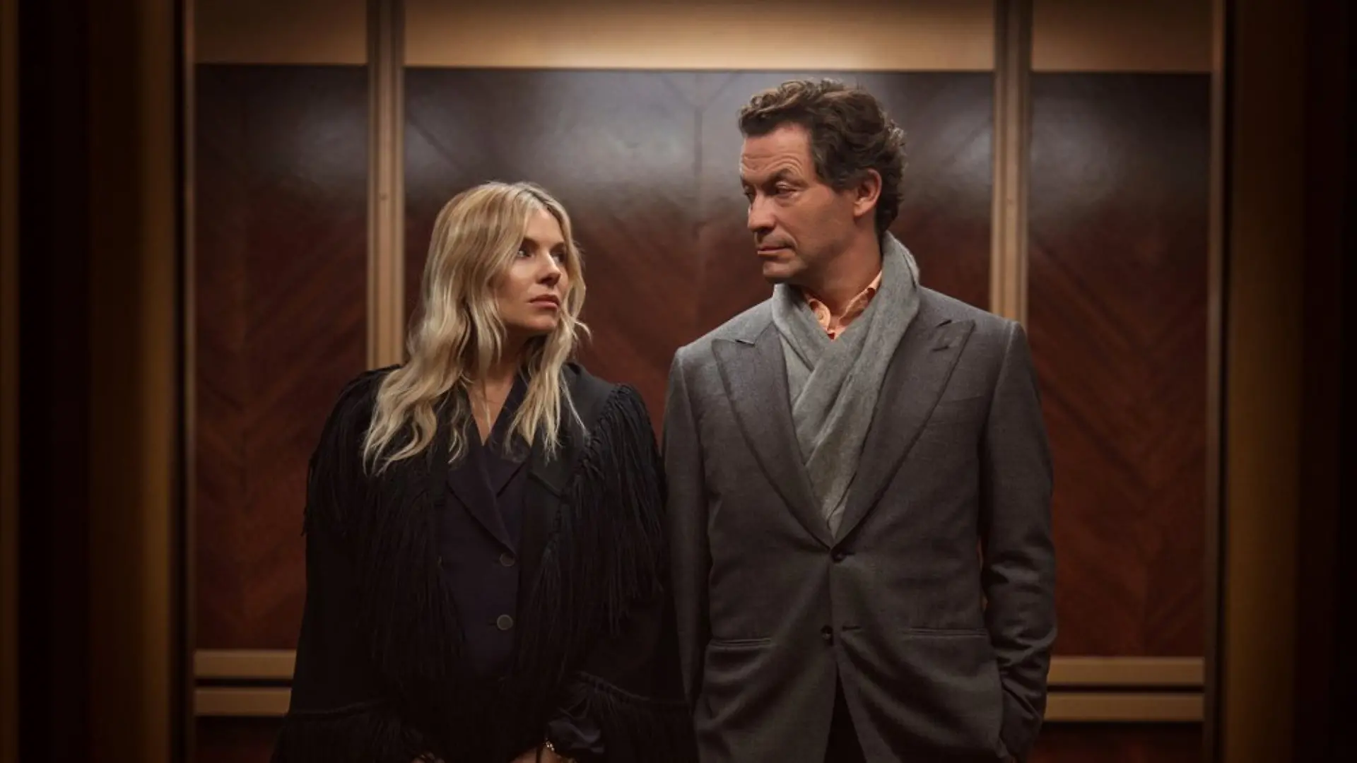 Der reiche Tech-Unternehmer Morgan Henderson (Dominic West) und die weltberühmte Schauspielerin Carla Duval (Sienna Miller) lassen sich scheiden - was soll schon schiefgehen?