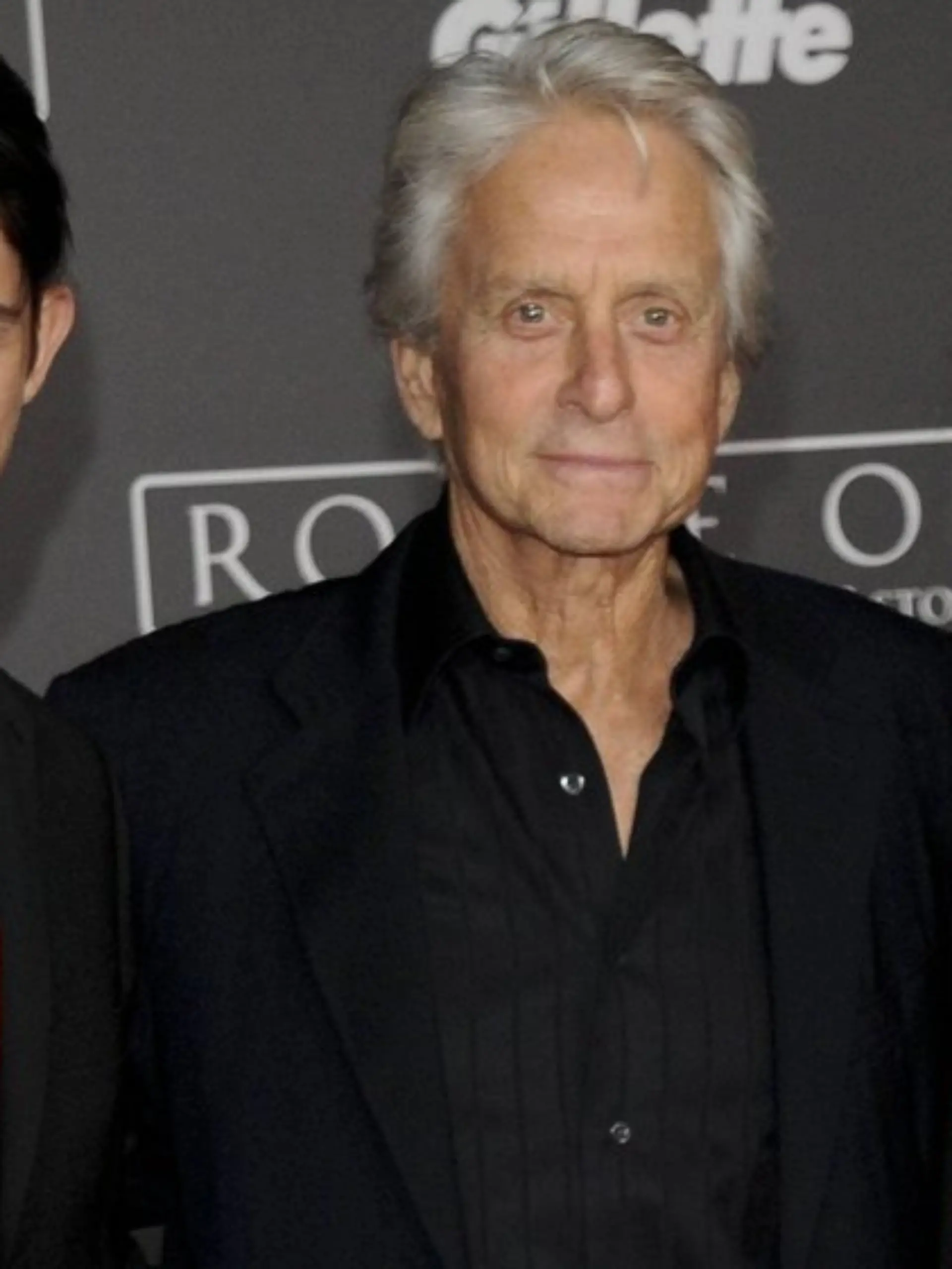 Michael Douglas mit Sohn Dylan und Tochter Carys bei einem gemeinsamen Auftritt.