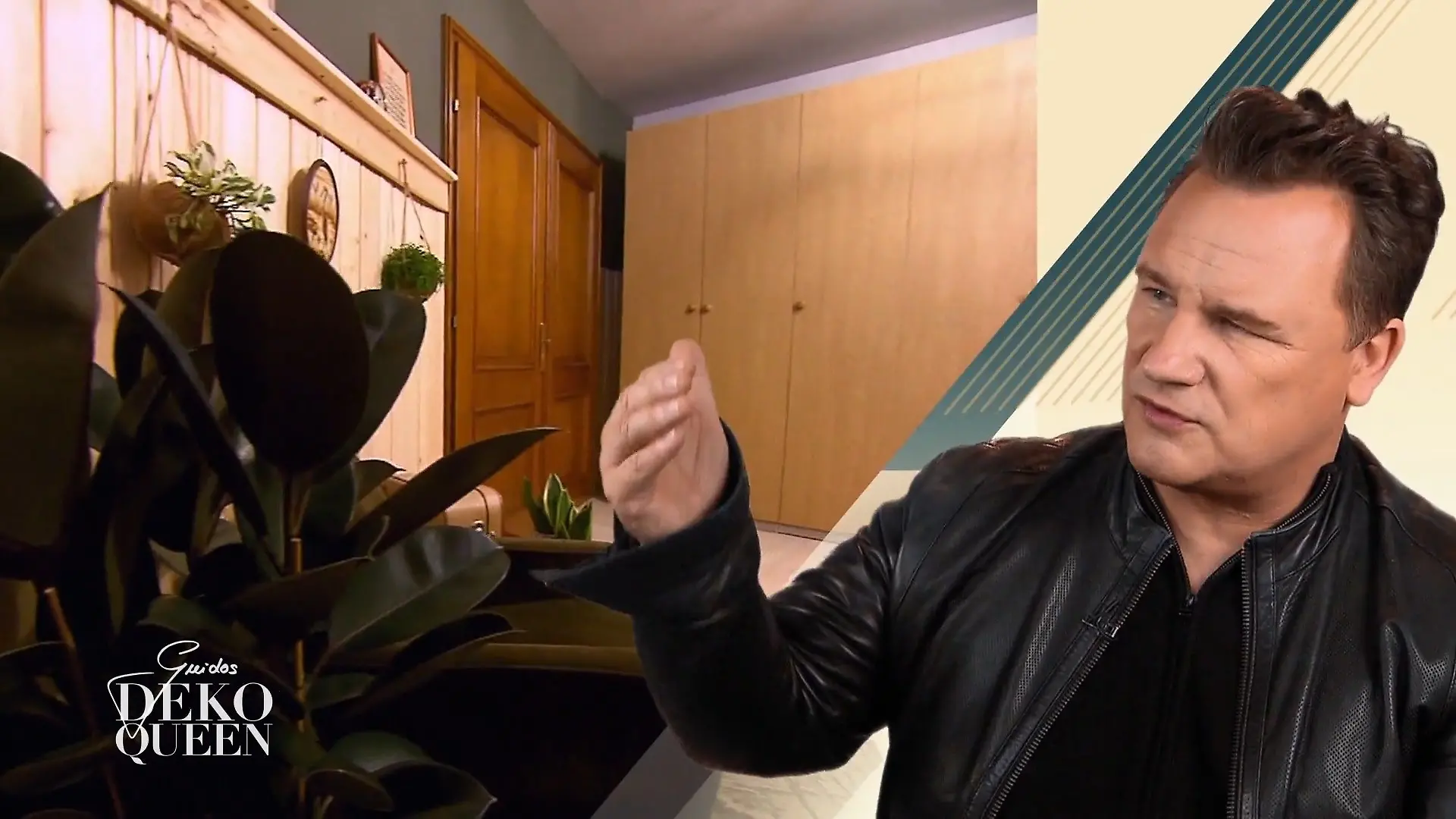 Die naturbelassene Holzwand gefällt Guido gar nicht