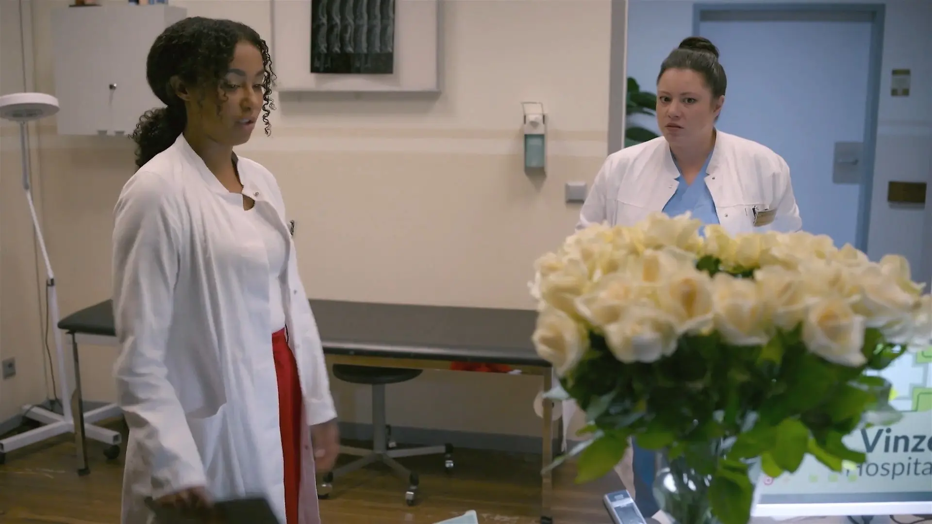 Rosen für Vanessa! Wer hat sie ihr geschickt? AWZ-Folge vom 06.10.26 auf RTL+