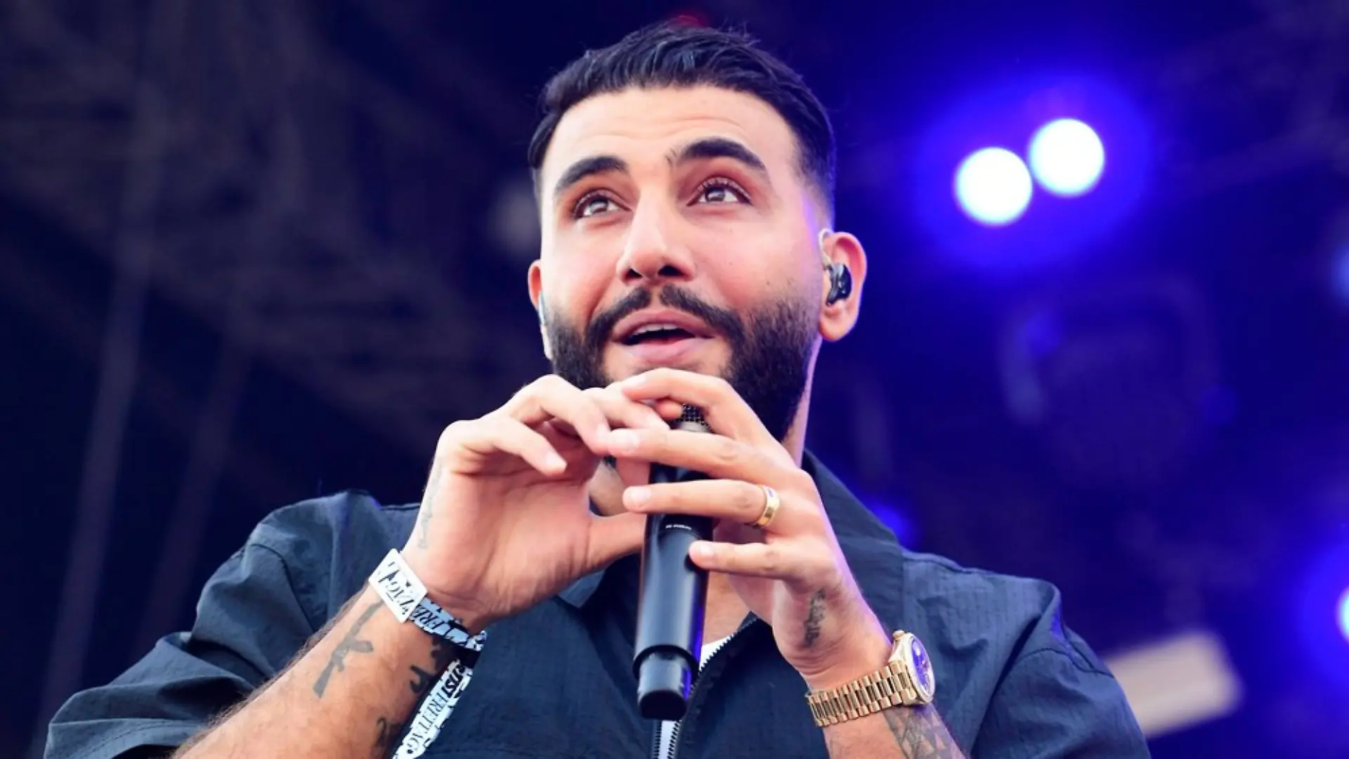 Der Rapper Samra, hier wenige Monate nach der Geburt seines ersten Kindes auf einem Festival, wird zum zweiten Mal Vater.