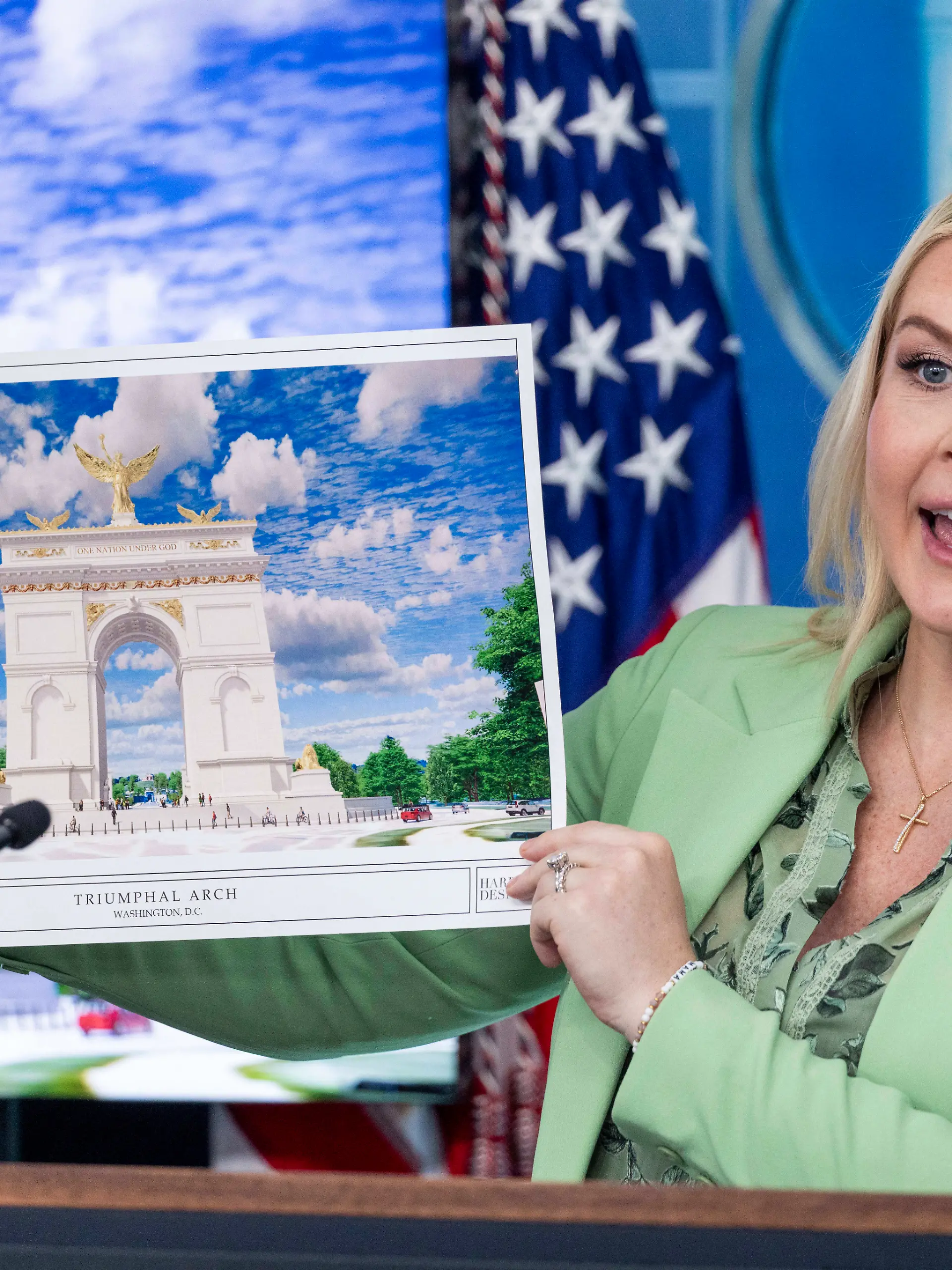 White House press briefing with Secretary of Treasury Scott Bessent, and Small Business Administrator Kelly Loeffler White House Press Secretary Karoline Leavitt holds up an illustration of the Triumphal Arch that President Trump is submitting plans to build during a press briefing at the White House in Washington, DC, USA, 15 April 2026. WASHINGTON DISTRICT OF COLUMBIA United States PUBLICATIONxNOTxINxFRAxUK Copyright: xPool/ABACAx