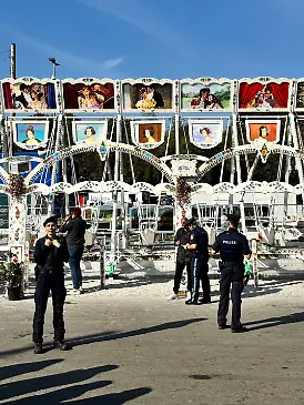 Die Polizei untersucht noch, wie es zu dem schweren Unfall an einer Schiffschaukel auf dem Münchner Oktoberfest kommen konnte. 