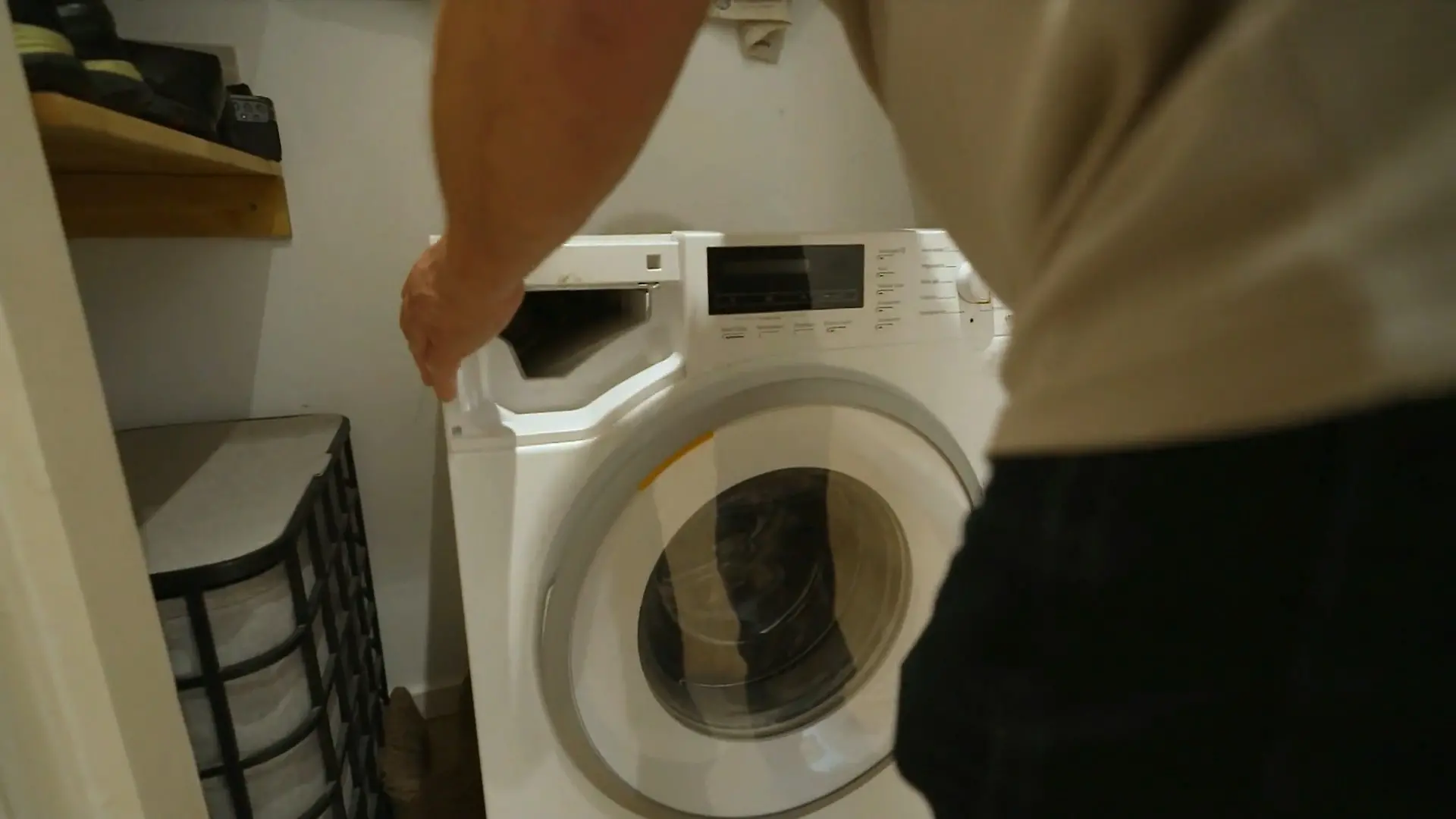 Abzocke durch Reparaturdienst Test mit Reporterin als Lockvogel