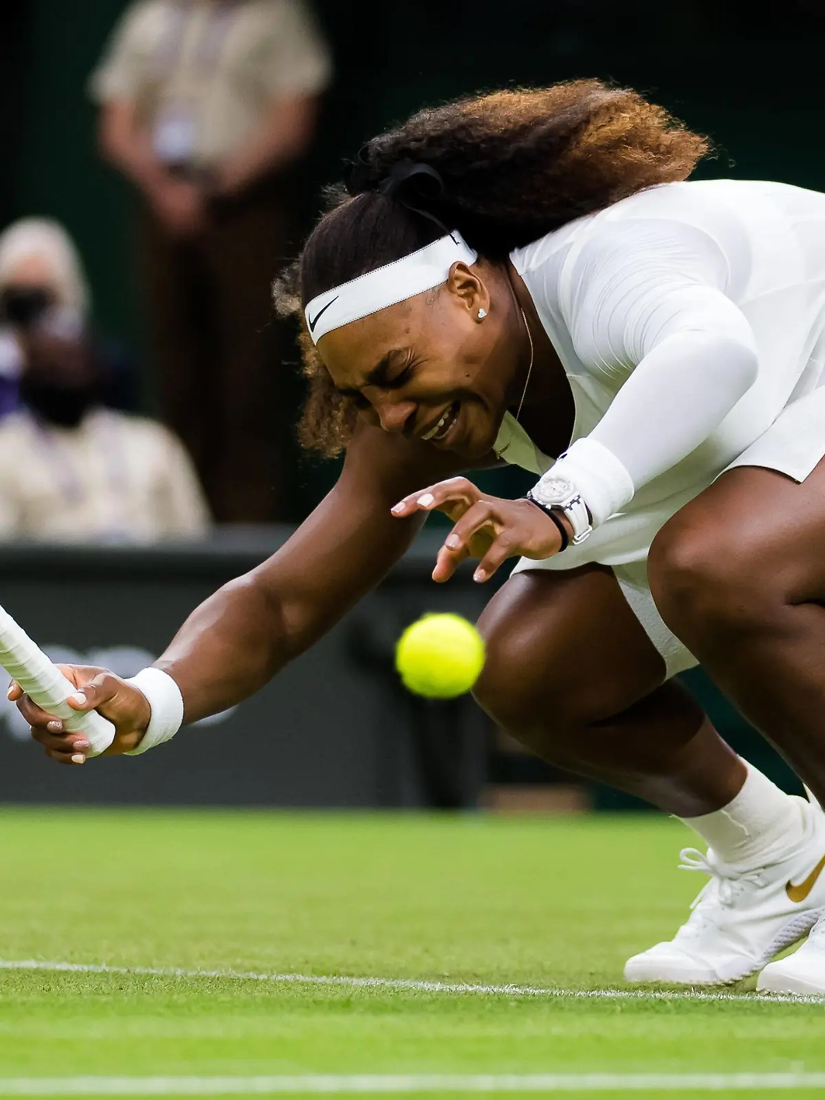  Mandatory Credit: Photo by Rob Prange/Shutterstock 12173634fq Serena Williams of the United States is forced to retire with injury from the first round of the 2021 Wimbledon Championships Grand Slam tennis tournament Wimbledon Tennis Championships, Day 2, The All England Lawn Tennis and Croquet Club, London, UK - 29 Jun 2021 Wimbledon Tennis Championships, Day 2, The All England Lawn Tennis and Croquet Club, London, UK - 29 Jun 2021 PUBLICATIONxINxGERxSUIxAUTXHUNxGRExMLTxCYPxROMxBULxUAExKSAxONLY Copyright: xRobxPrange/Shutterstockx 12173634fq