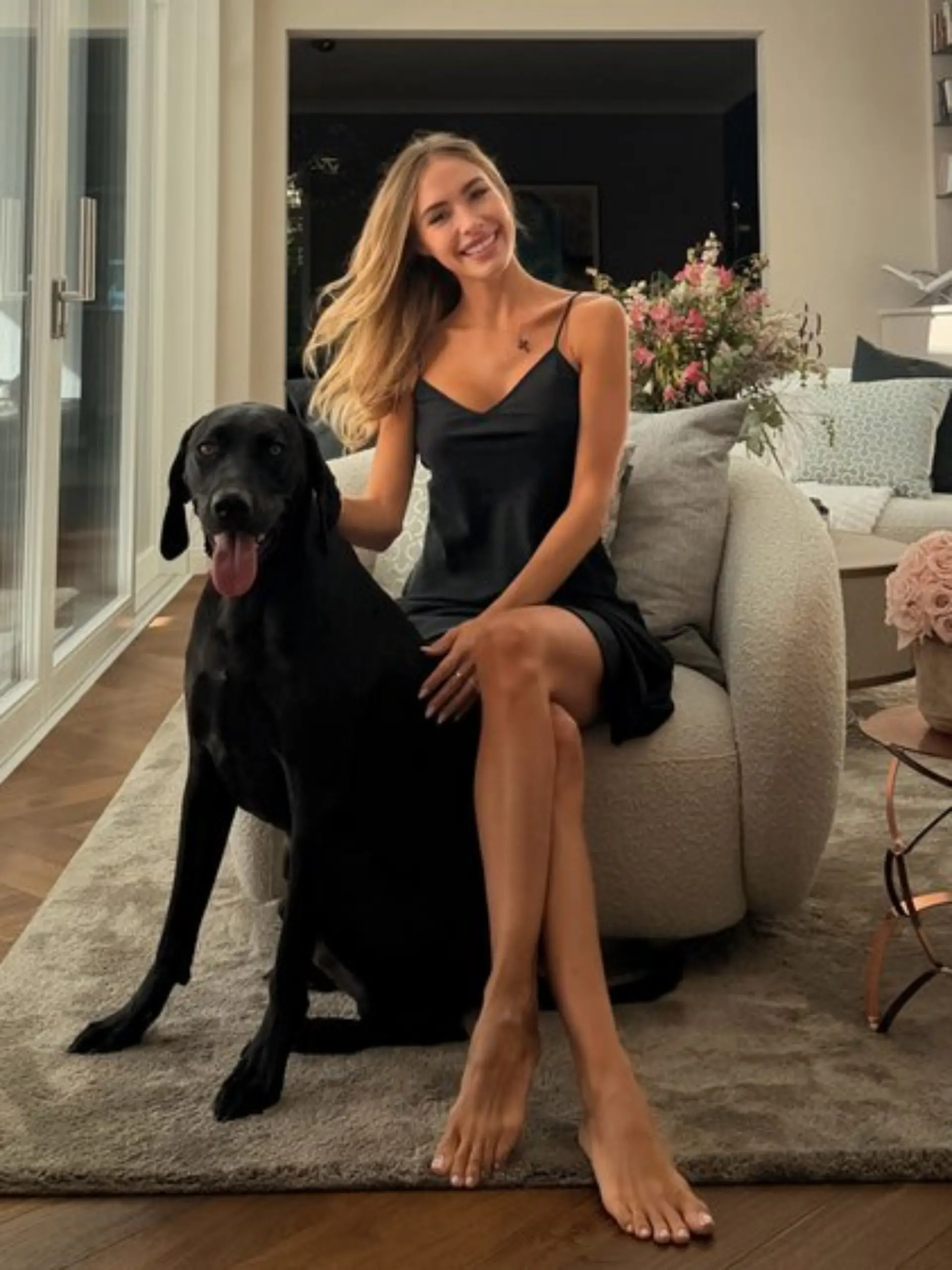 Alena Gerber hat ihren Hund Onyx aus dem Tierheim adoptiert und setzt sich dafür ein, dass andere es ihr gleichtun.