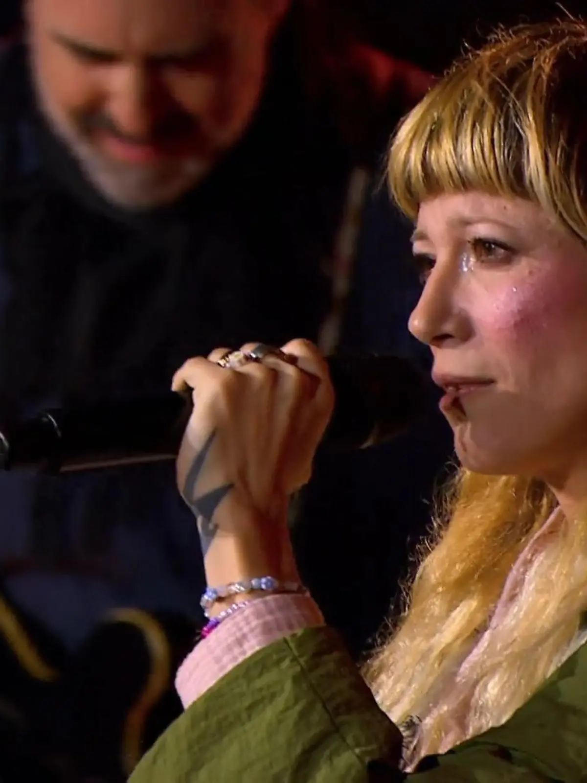 Bild zu: "Mieze Katz / MiA. singt "Vater" von Bosse"