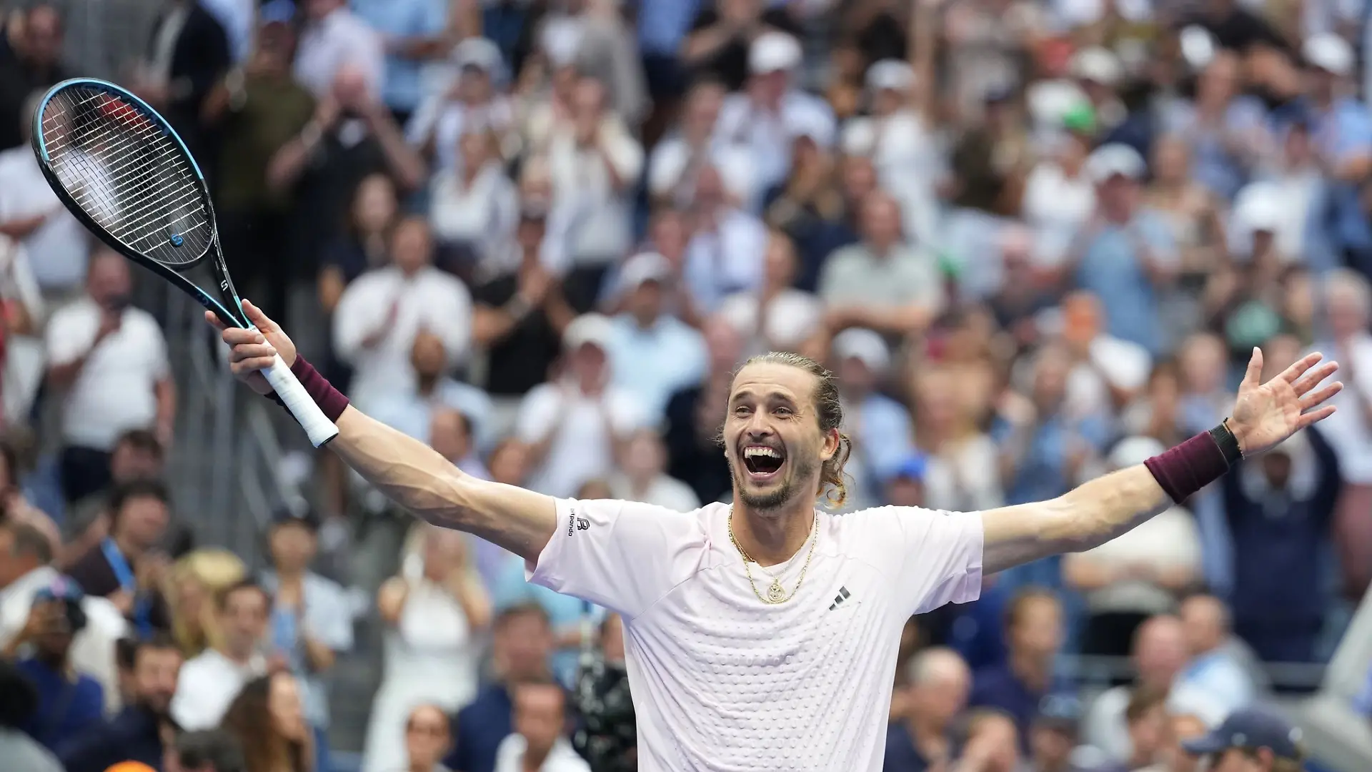 Auch durch den Triumph bei den US Open kam Alexander Zverev seinem Ziel von der Nummer eins näher. (Archivbild)