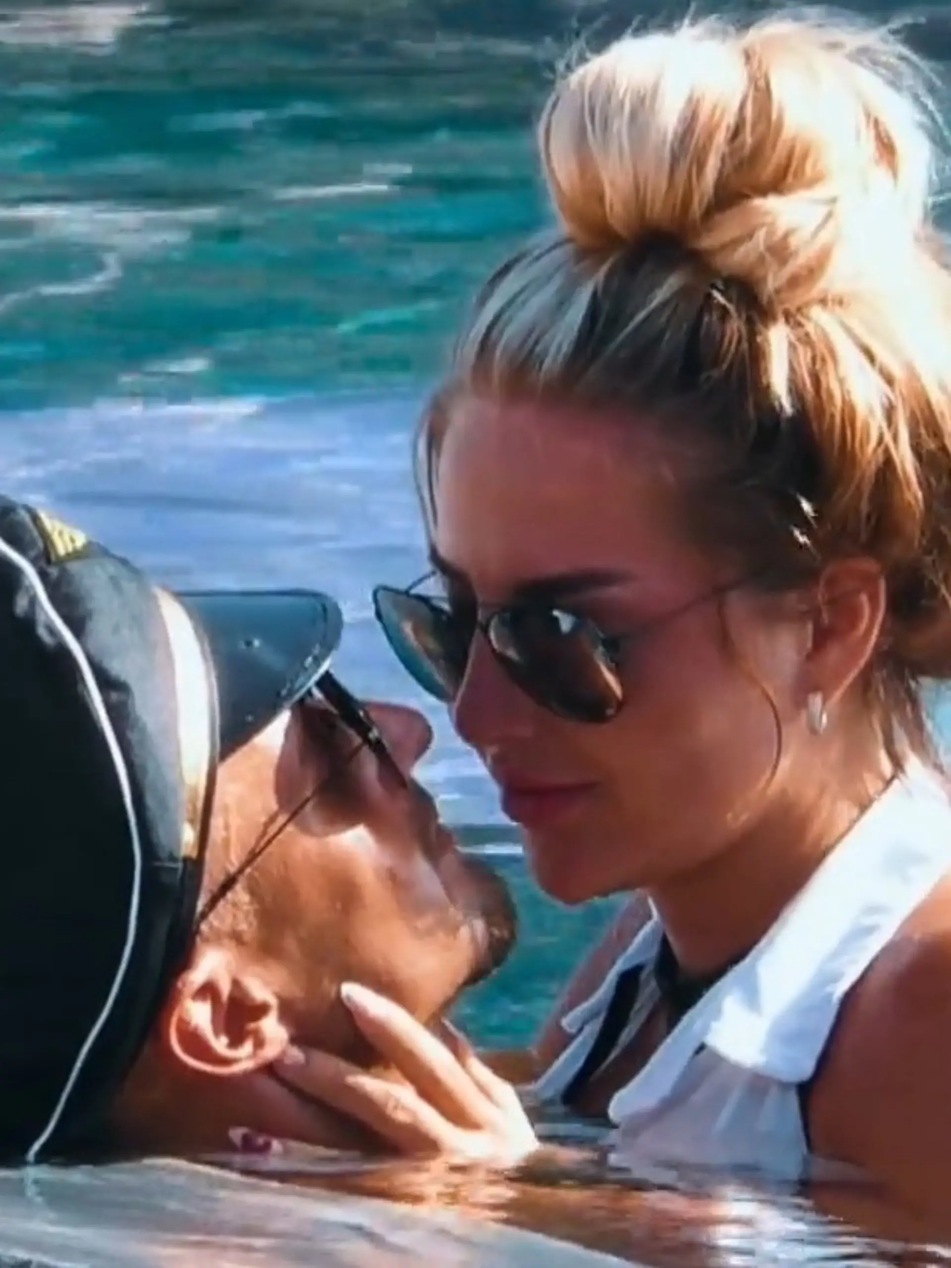 Bild zu: "Sex vor allen! Laurenz und Emma schlafen sich durch die AYTO-Villa"