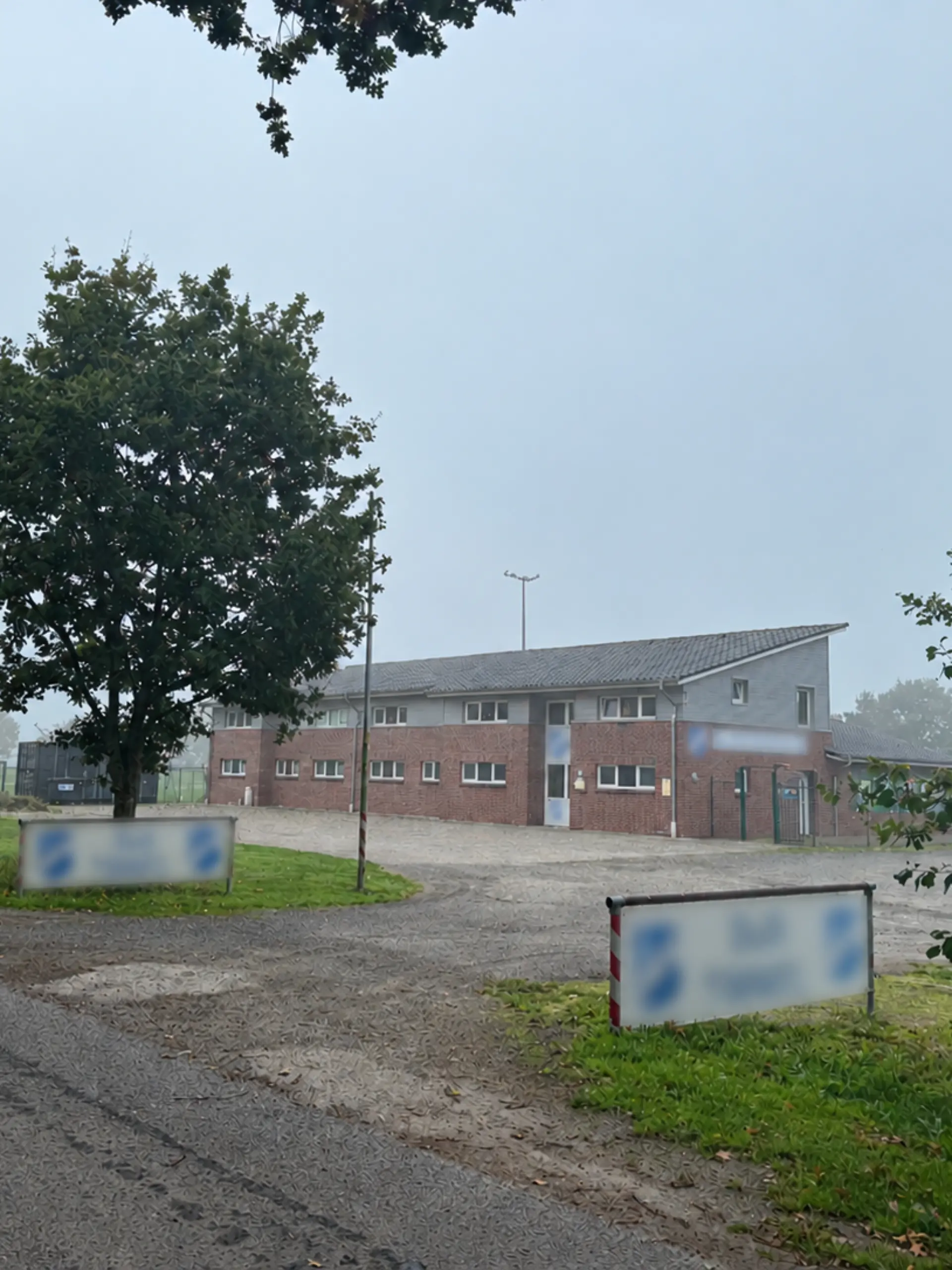 Bild zu: "Fußballtrainer soll seine Spieler geschlagen und geküsst haben"