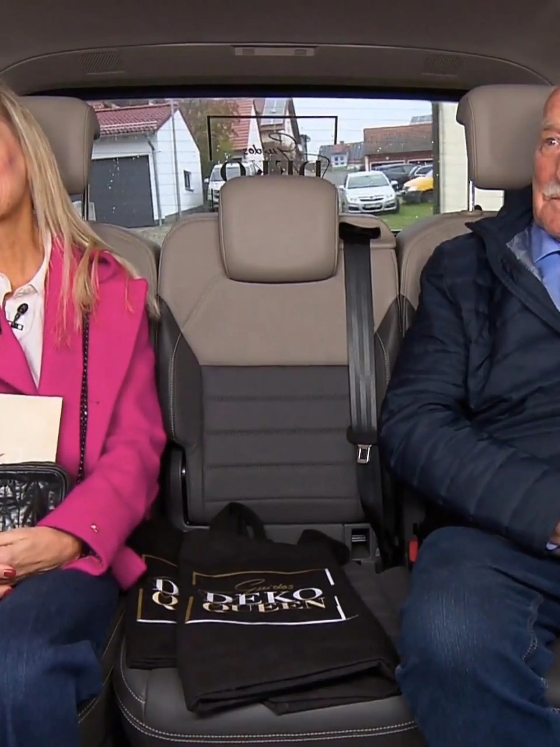 Bild zu: "Birgit und ihr Papa starten den Shopping-Tag"