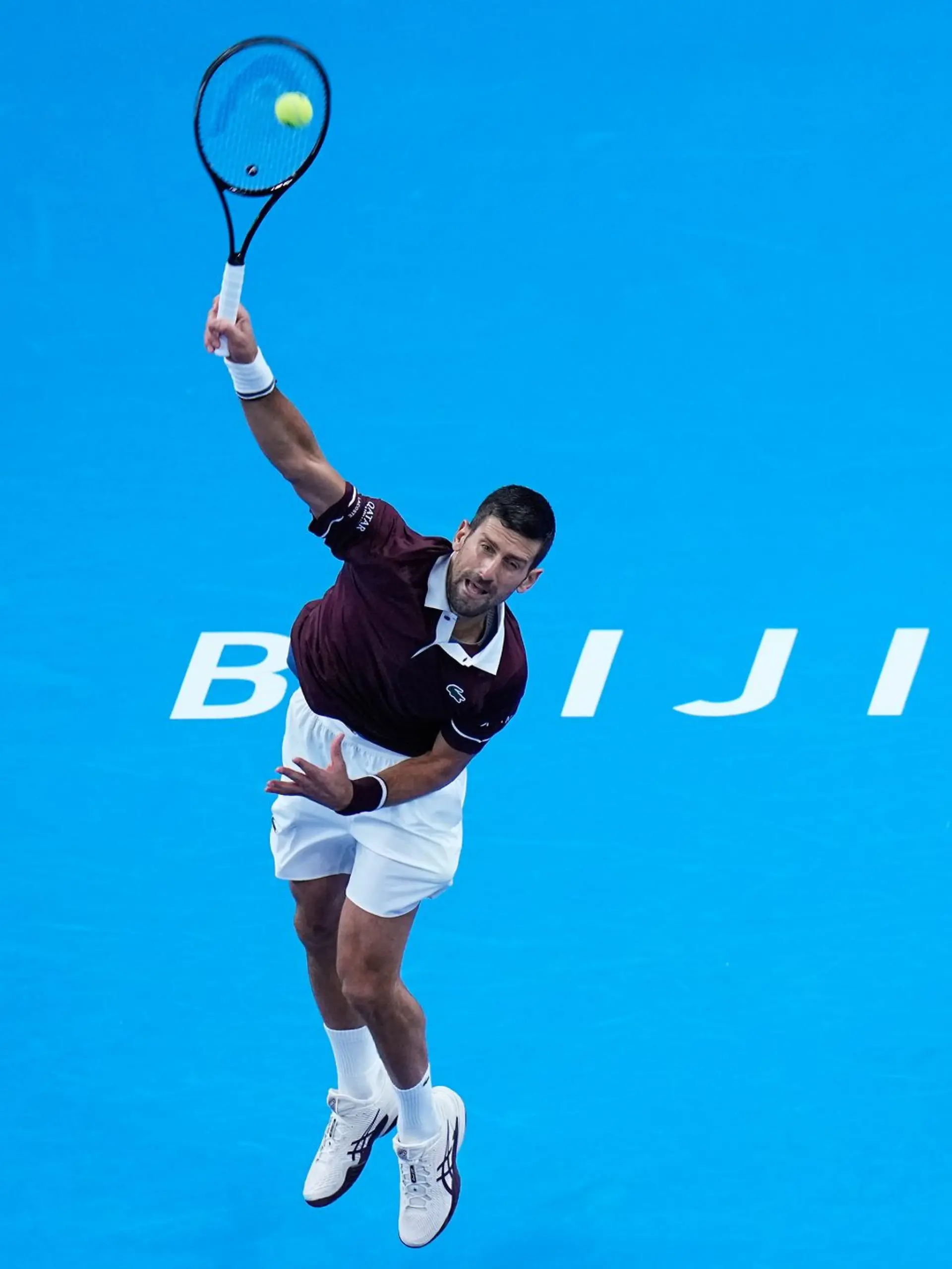 Bild zu: "102. Turniersieg: Tennisstar Djokovic triumphiert in Peking"