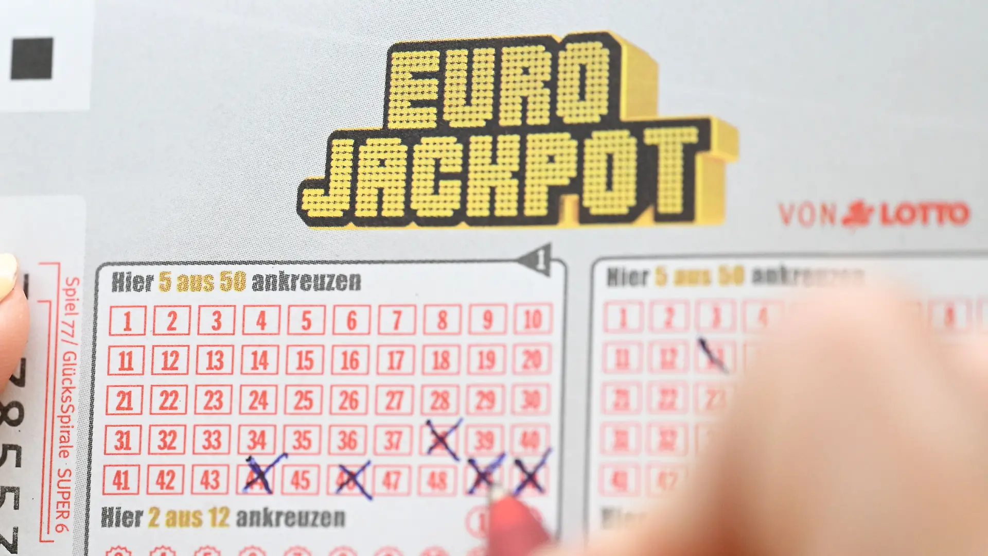 Der Eurojackpot ist prall gefüllt: Bei der nächsten Ziehung warten erneut 120 Millionen Euro auf den oder die Glückliche.