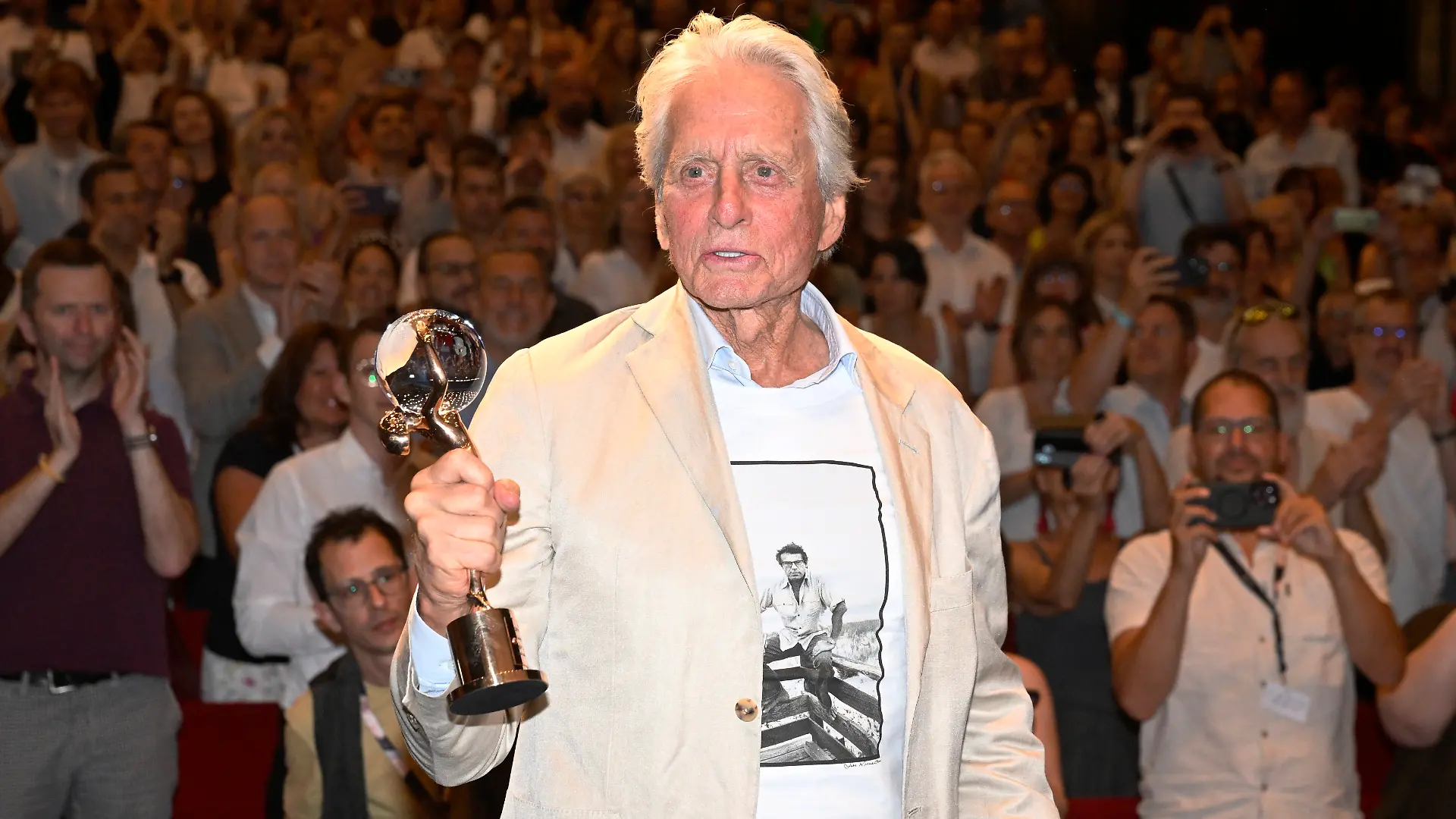 American actor Michael Douglas presents restored version of Milos Forman s One Flew Over the Cuckoo s Nest in Grand Hall of Thermal Hotel during the Karlovy Vary International Film Festival in Karlovy Vary, Czech Republic, July 5, 2025. Douglas received special prize instead of original from year 1998 award for their outstanding artistic contribution to world cinema. CTKxPhoto/KaterinaxSulova CTKPhotoP2025070503428 PUBLICATIONxNOTxINxCZExSVK CTKPhotoP2025070503428