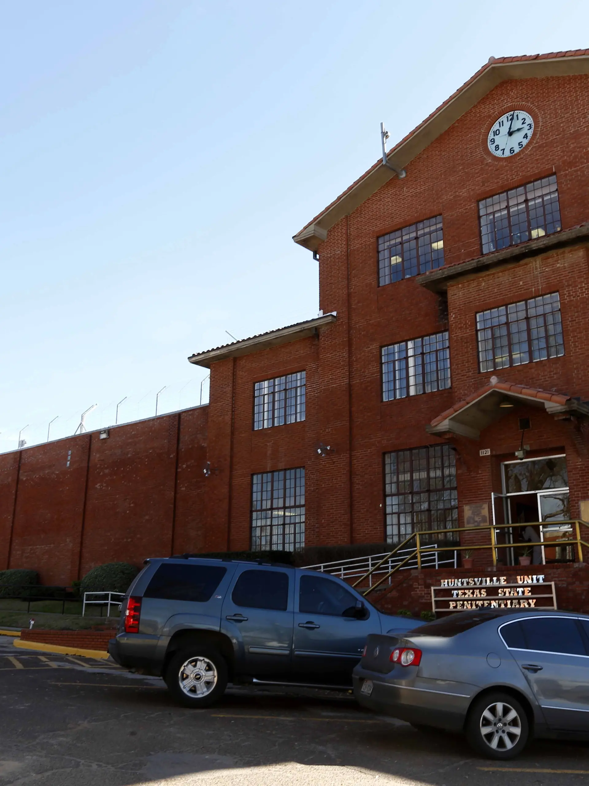Jan. 22, 2014 - Huntsville, Texas, U.S. - Outside Huntsville prison where they executed Mexican Edgar Tamayo. In January 1994, Tamayo shot and killed police officer Guy Gaddis, 24, as he was being arrested for robbery. He was in the US illegally. PUBLICATIONxINxGERxSUIxAUTxONLY - ZUMAu78
Jan 22 2014 Huntsville Texas U S outside Huntsville Prison Where They executed MEXICAN Edgar Tamayo in January 1994 Tamayo Shot and KILLED Police Officer Guy GADDIS 24 As he what Being Arrested for Robbery he what in The U.S. illegally PUBLICATIONxINxGERxSUIxAUTxONLY ZUMAu78