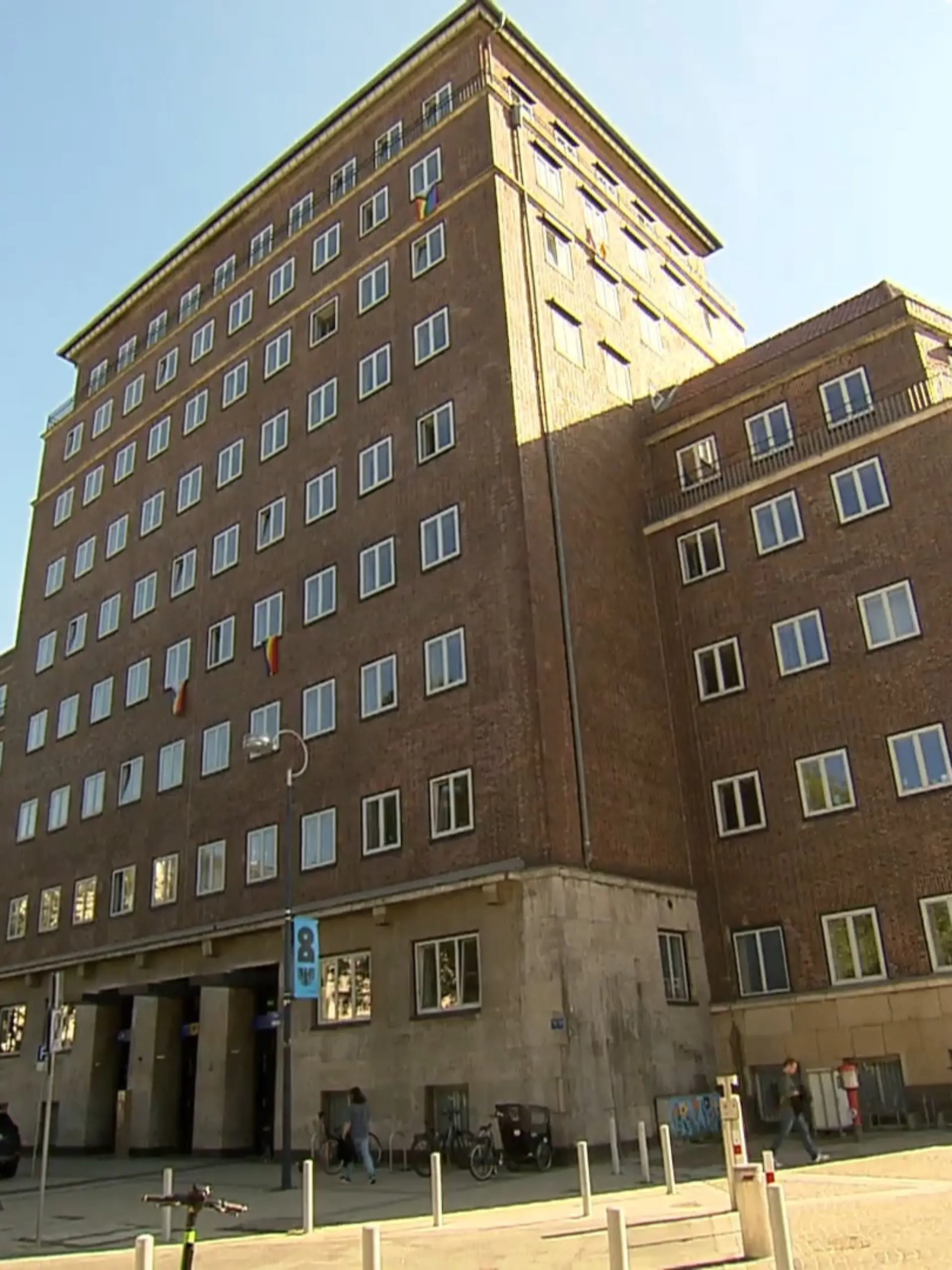 Bild zu: "Mindestens 24 Fälle im Dortmunder Migrationsamt auffällig"