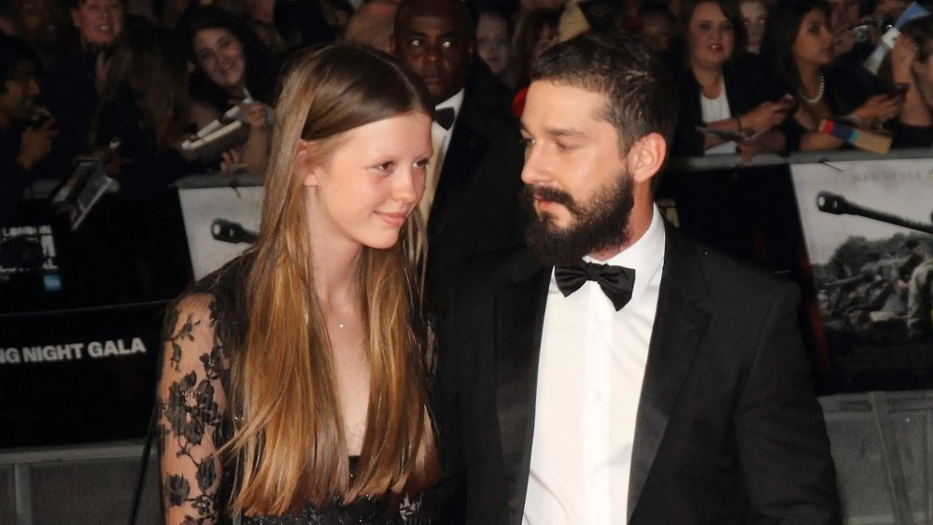 Mia Goth und Shia LaBeouf waren seit 2012 zusammen, haben sich aber im Sommer 2025 getrennt.