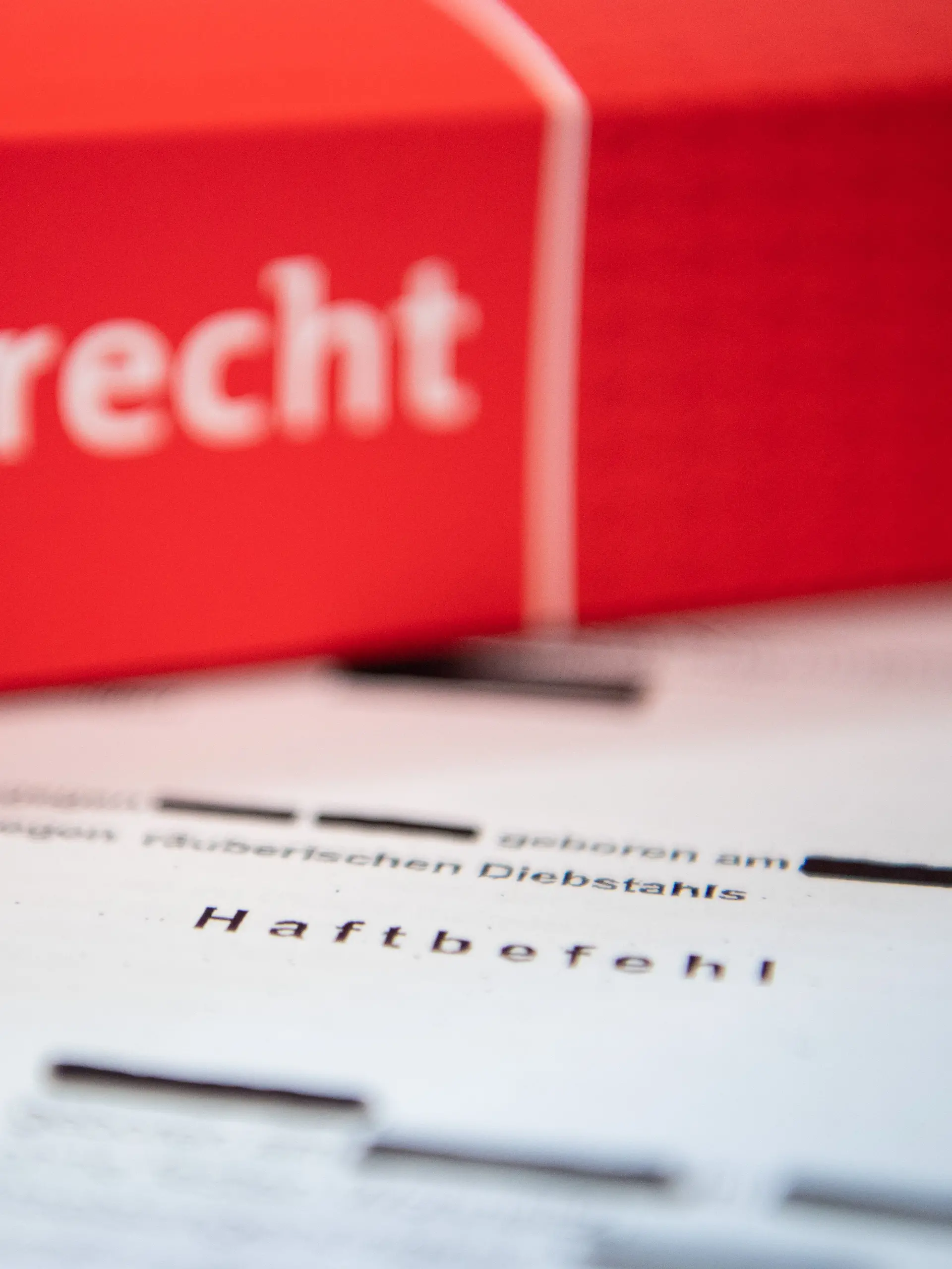 Bild zu: "Mordverdächtiger aus Ostfriesland soll weitere Straftat begangen haben "