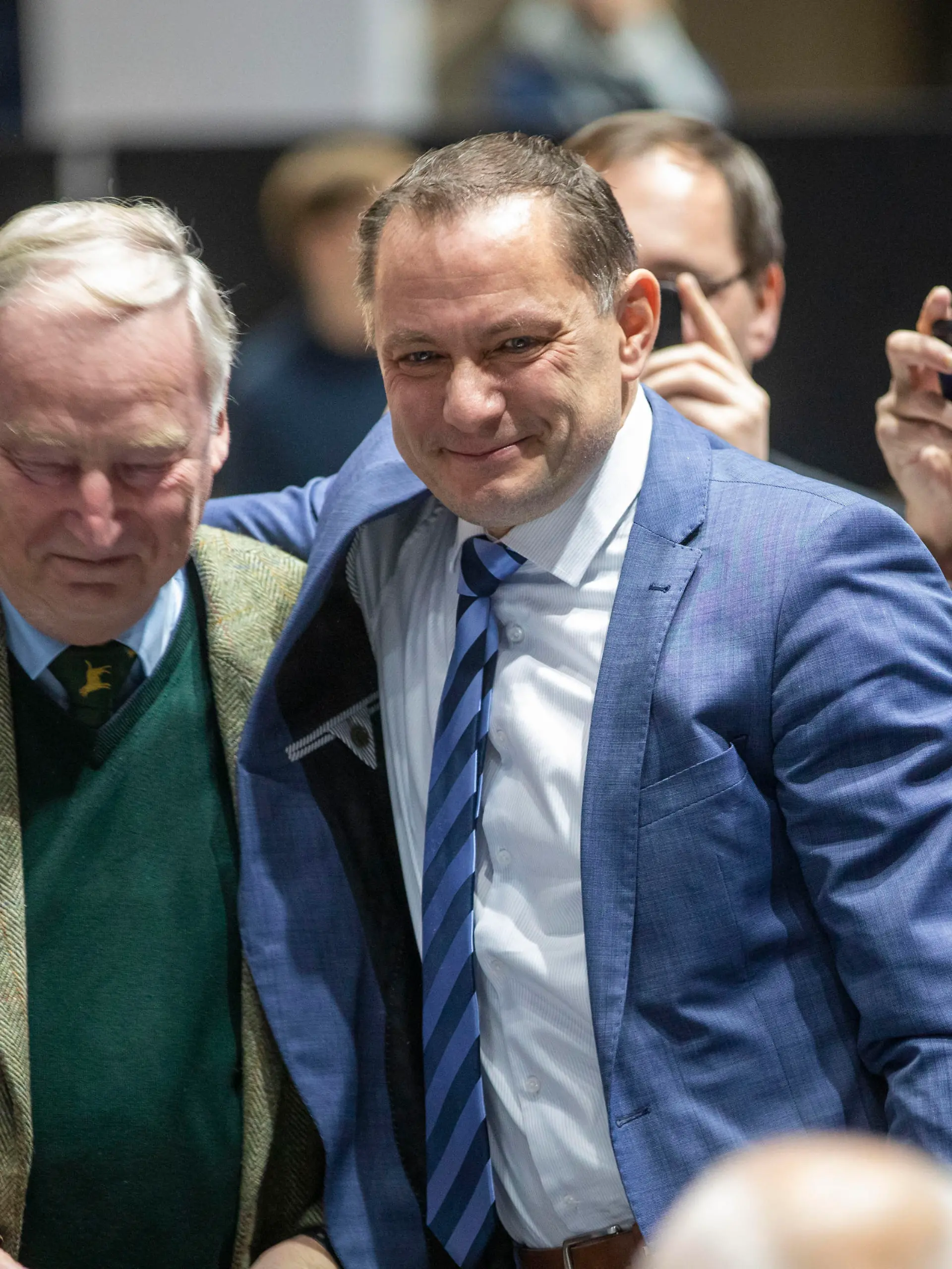  Deutschland, Braunschweig, 10. Bundesparteitag der AfD, Alexander Gauland und Tino Chrupalla nach seiner Wahl zum Sprecher, 30.12.2019 *** Germany, Braunschweig, 10 Federal Party Congress of the AfD, Alexander Gauland and Tino Chrupalla after his election as spokesman, 30 12 2019