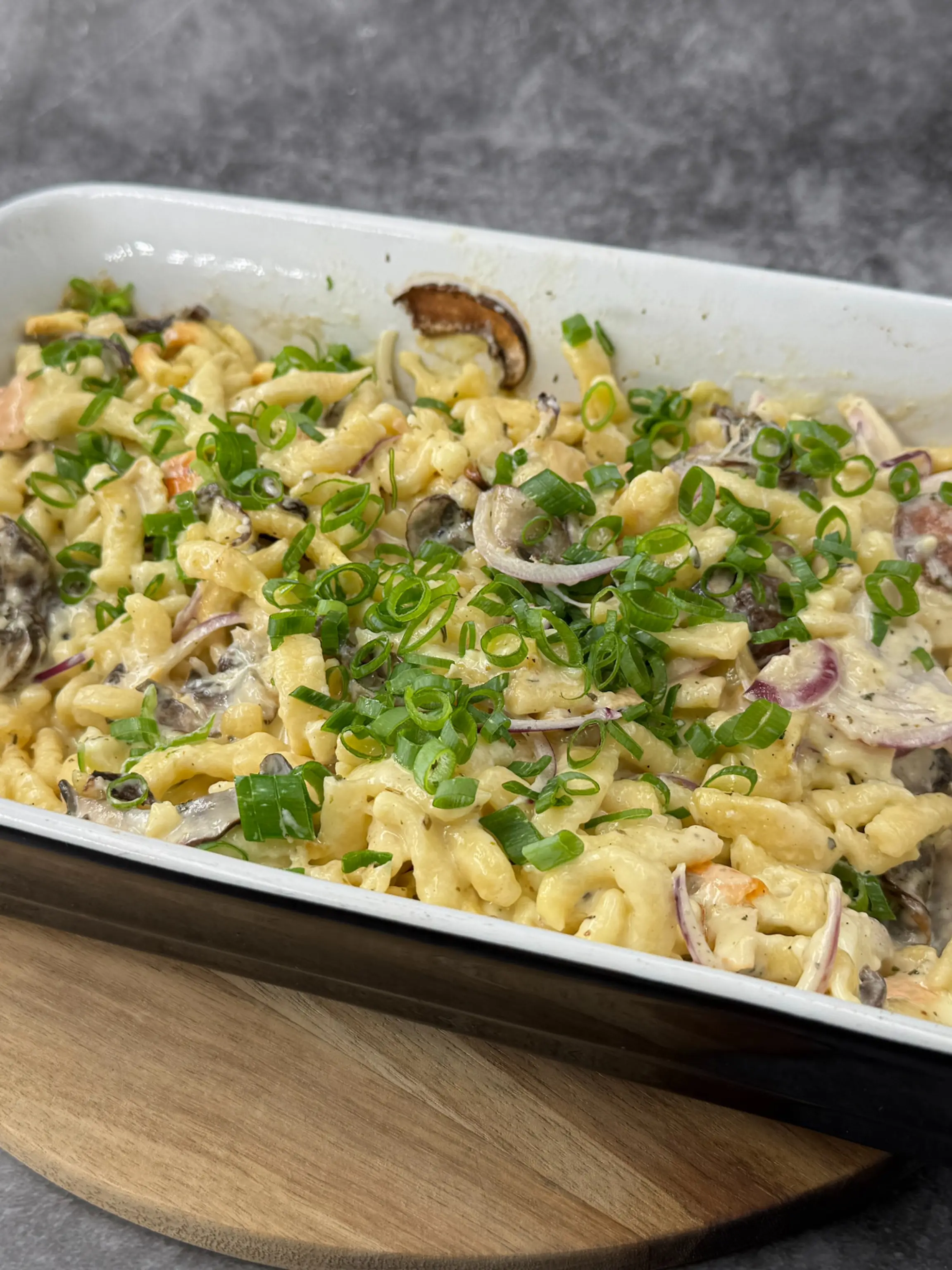 Bild zu: "Hensslers deftige Ofen-Käsespätzle"