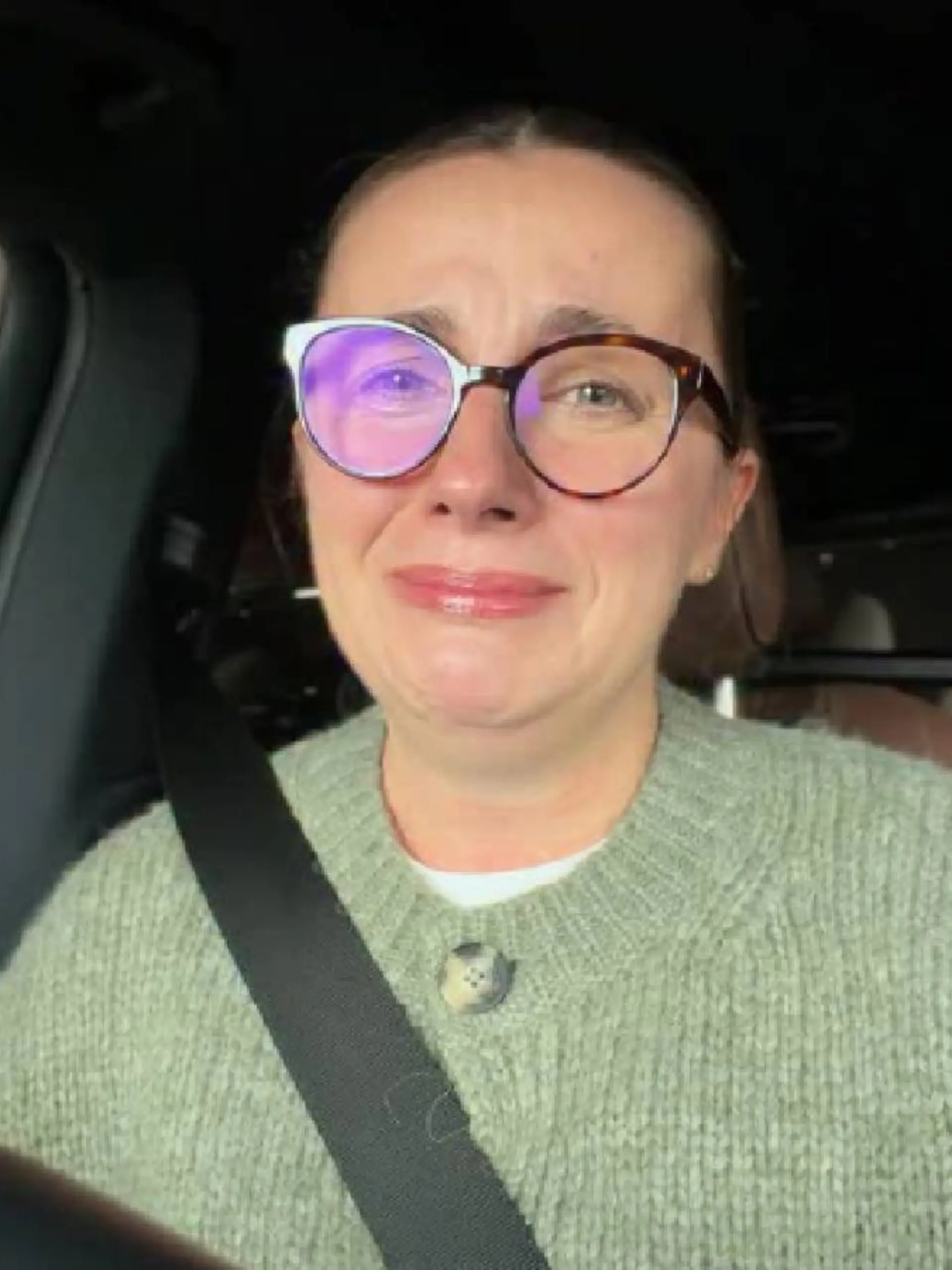 Anna Heiser lässt ihren Tränen freien Lauf. 