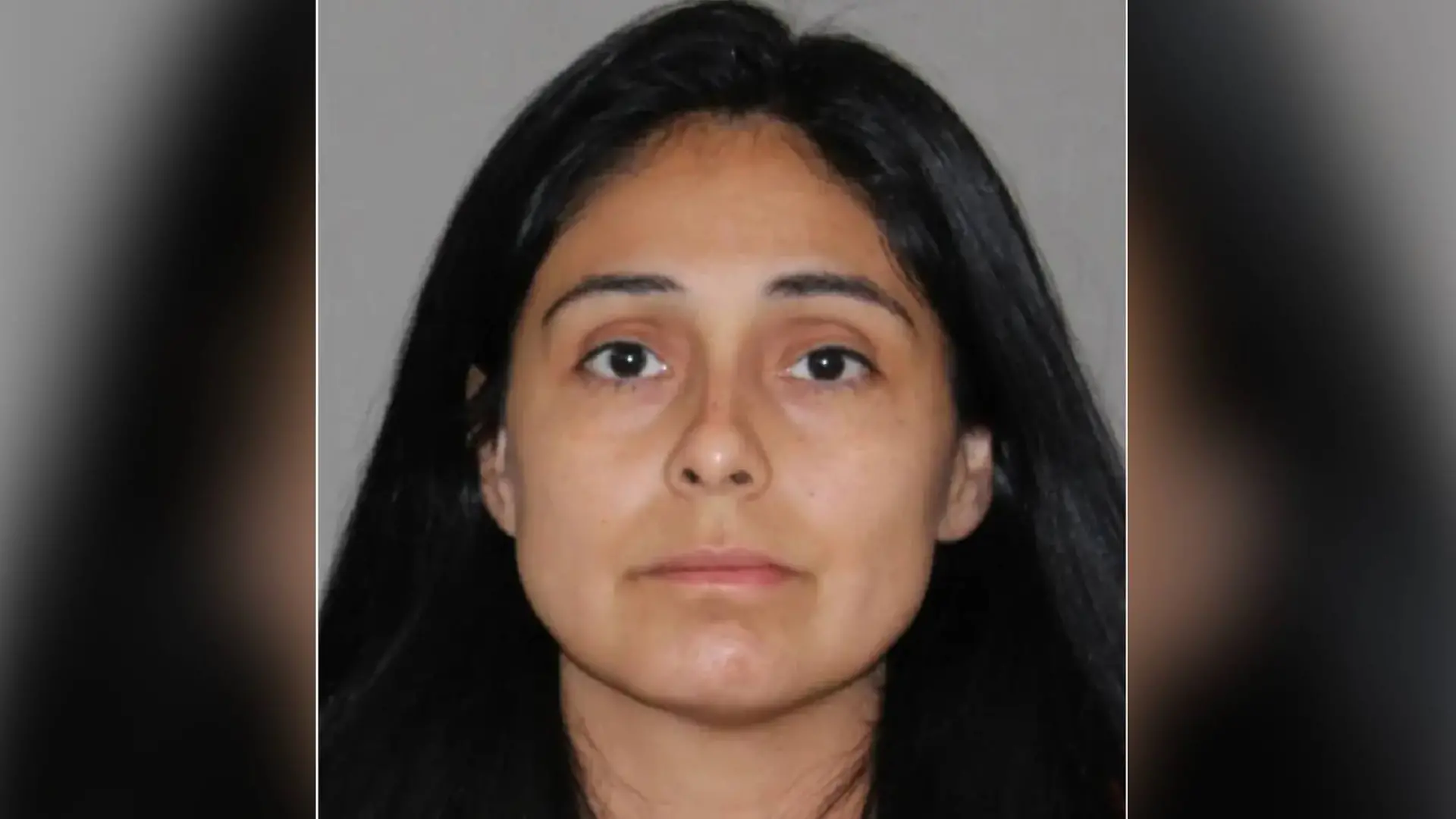 Holly Leeann Flores soll ihren Mann und ihre zwei kleinen Kinder niedergestochen haben