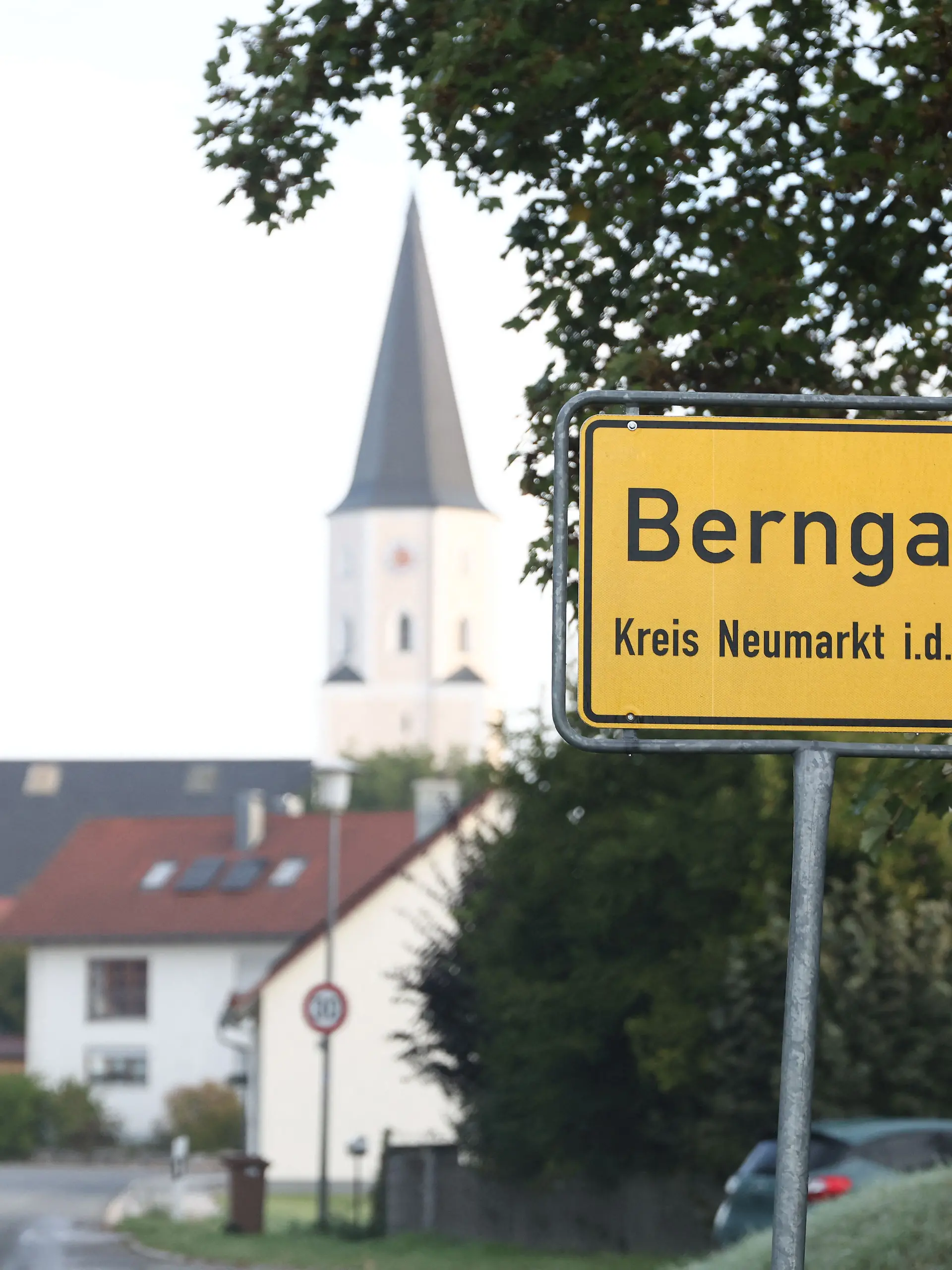 Zwei Behördenmitarbeiter bei Waffenkontrolle erschossen
