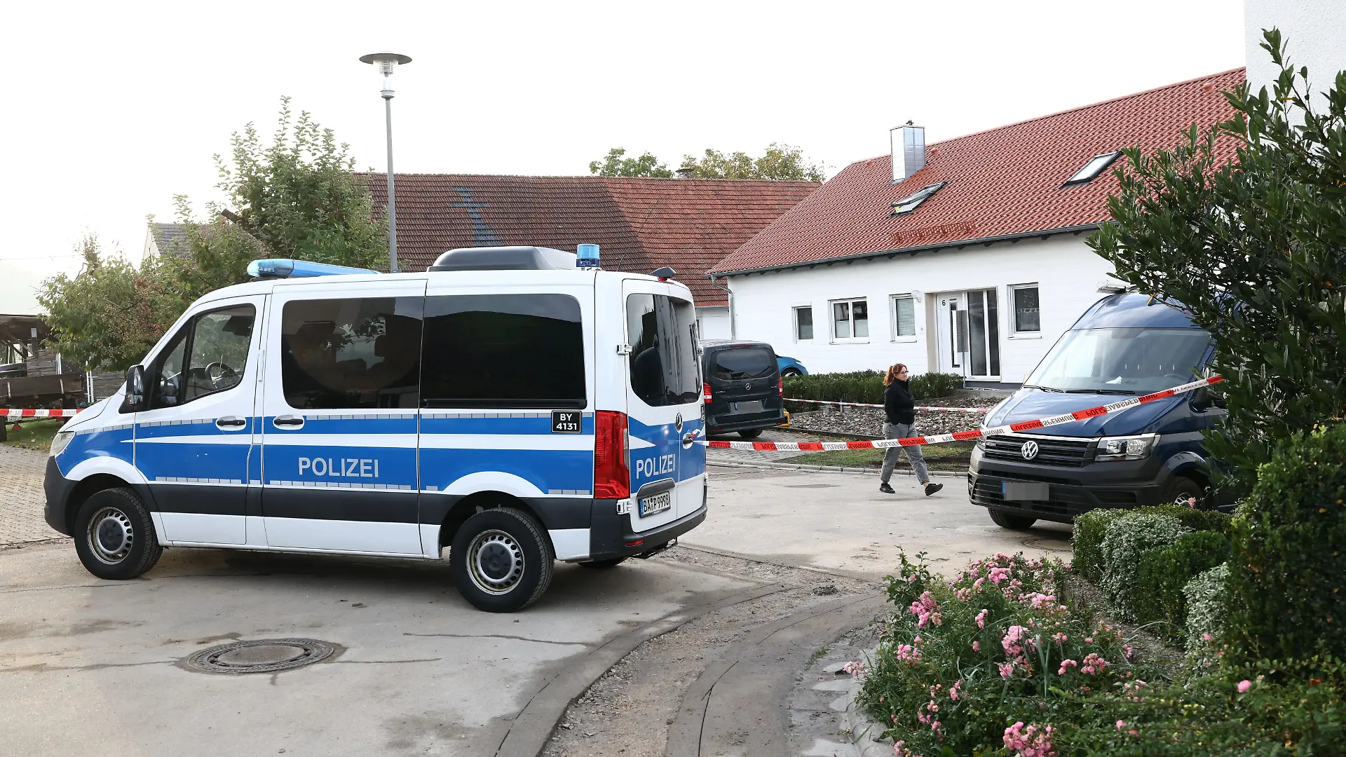 Zwei Behördenmitarbeiter bei Waffenkontrolle erschossen