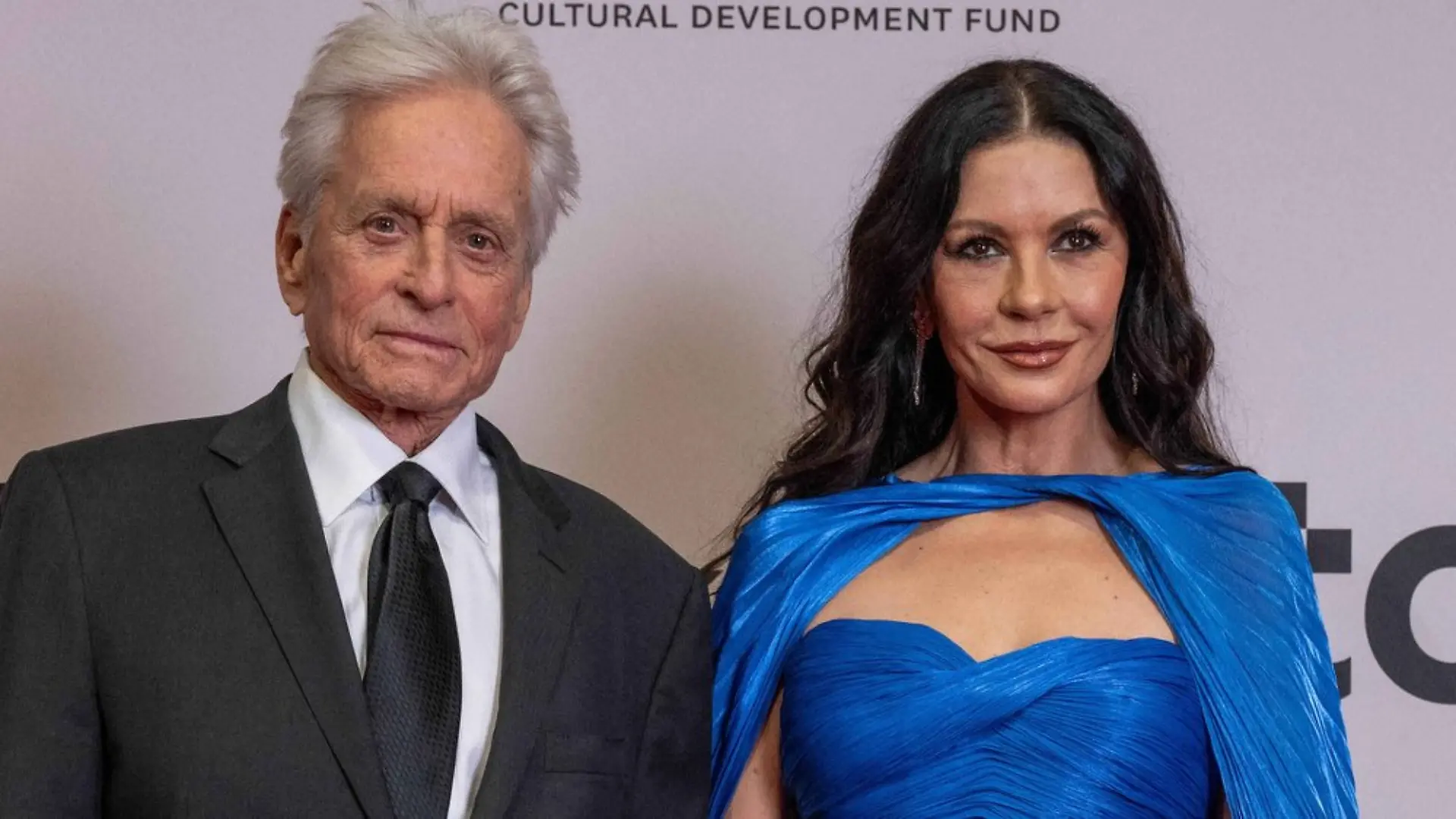 Michael Douglas schildert in seinen Memoiren, wie er seine heutige Frau kennengelernt hat.