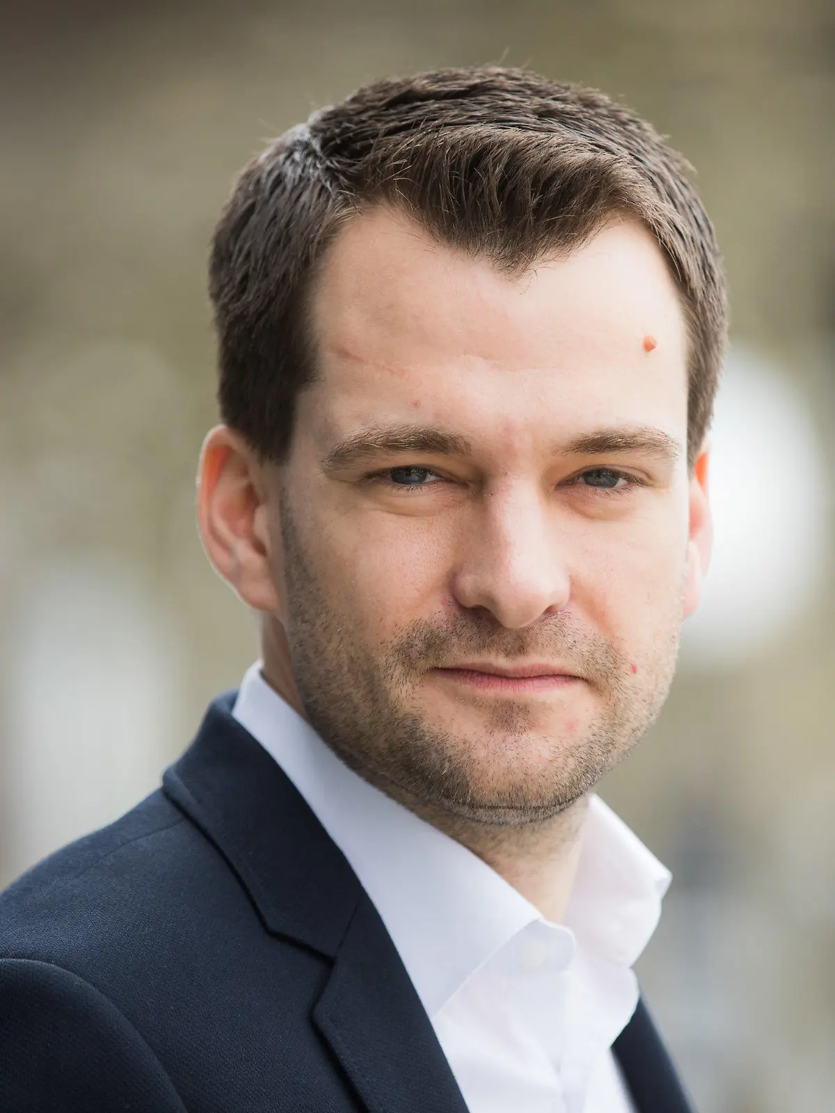 ARCHIV - 05.04.2018, Nordrhein-Westfalen, Düsseldorf: Johannes Vogel, Generalsekretär der FDP Nordrhein-Westfalen. Die FDP wird sich nach den Worten ihres Vorstandsmitglieds Johannes Vogel im Bundestagswahlkampf nicht auf einen bestimmten Gegner festlegen. (zu dpa FDP beginnt Parteitag - Vogel: «Mitbewerbern nichts schenken» ) Foto: Rolf Vennenbernd/dpa +++ dpa-Bildfunk +++