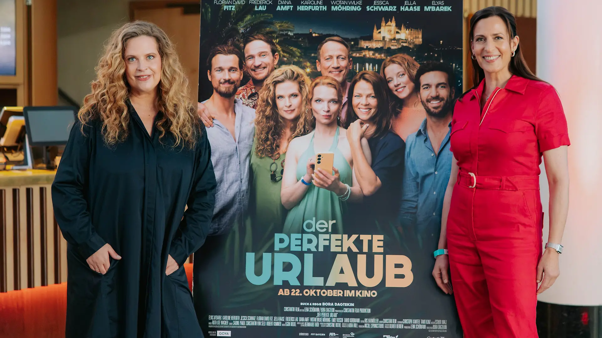 Diana Amft (l.) und Ulrike Frank im Berliner Zoo Palast. 
