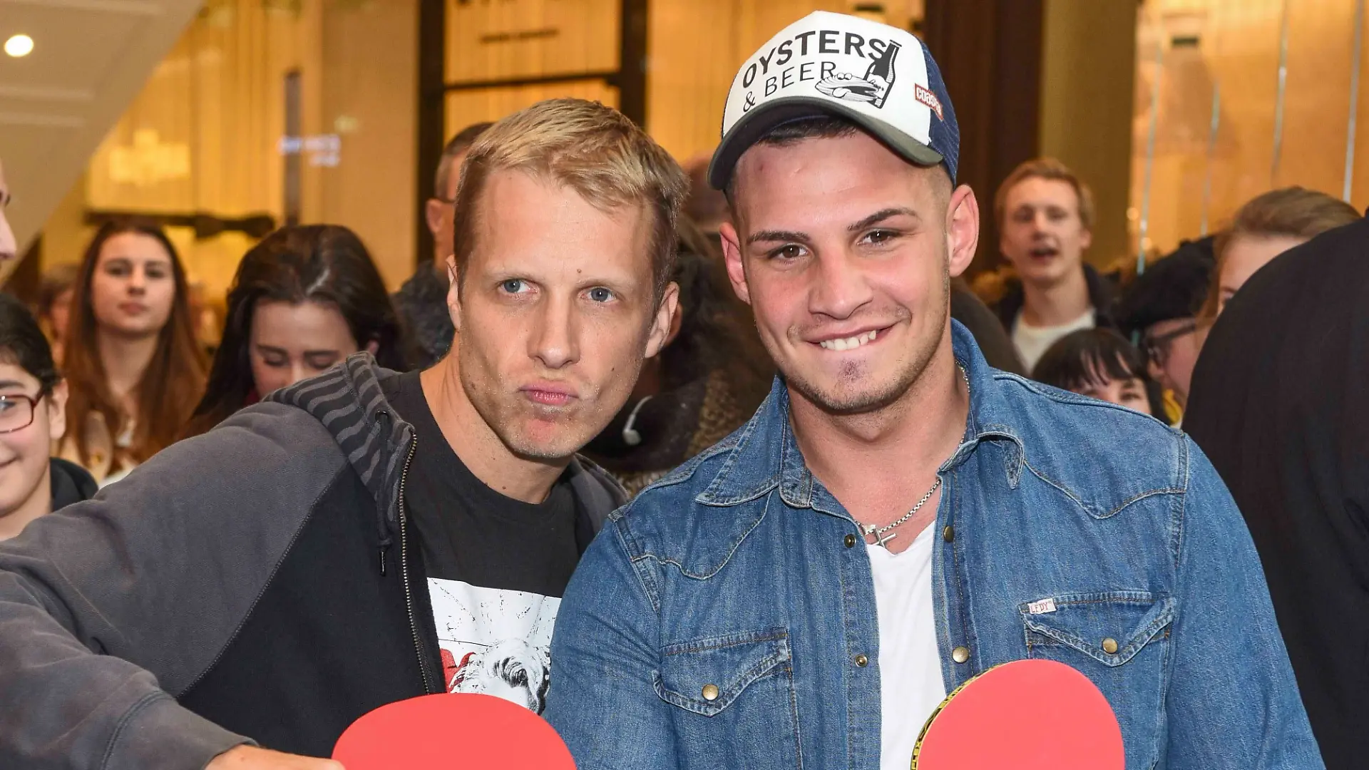 Oliver Pocher und Pietro Lombardi, hier bei einem gemeinsamen Auftritt 2017, sind seit mehreren Jahren dicke Kumpels