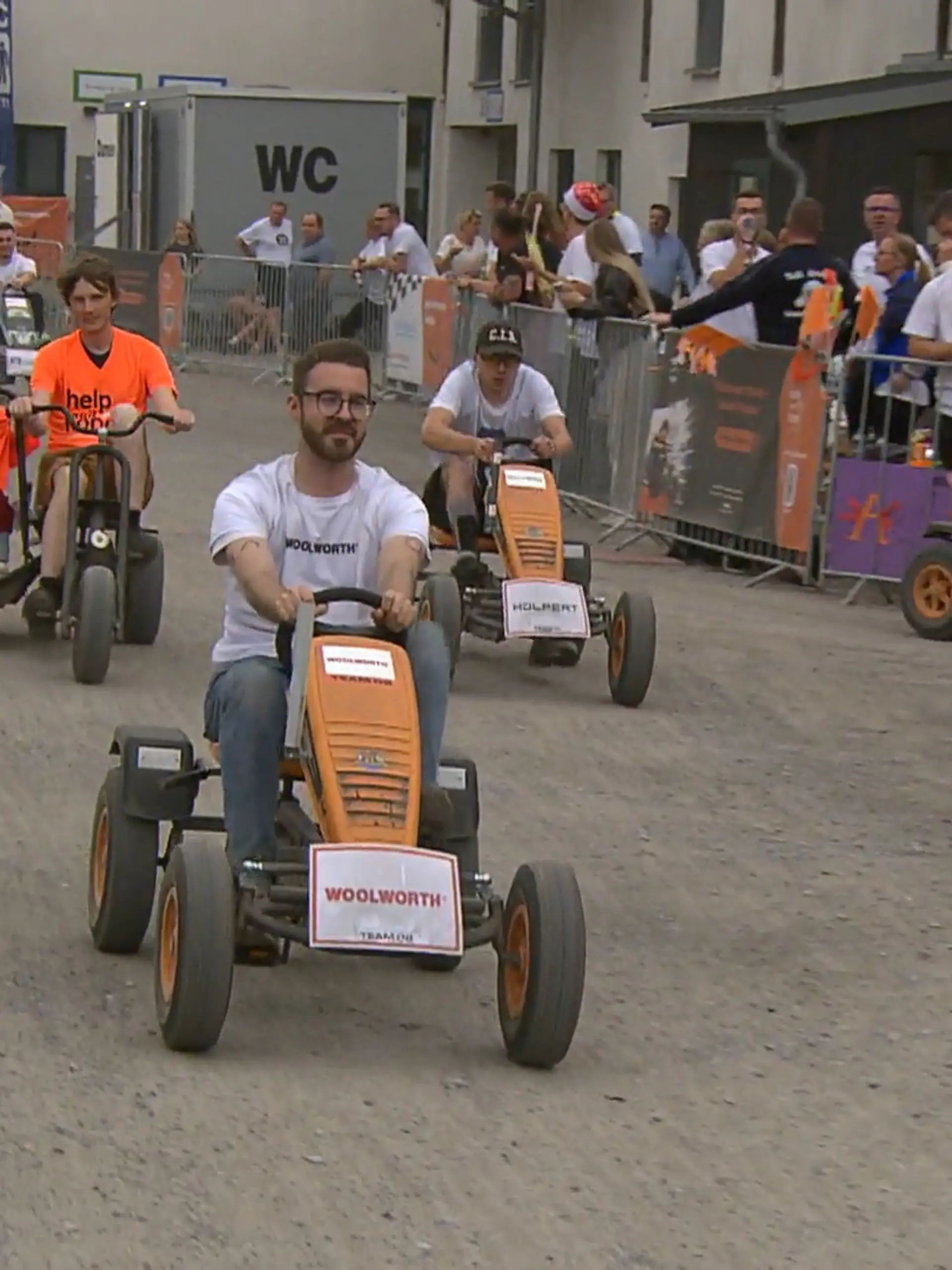 Bild zu: "Charity GoKart"