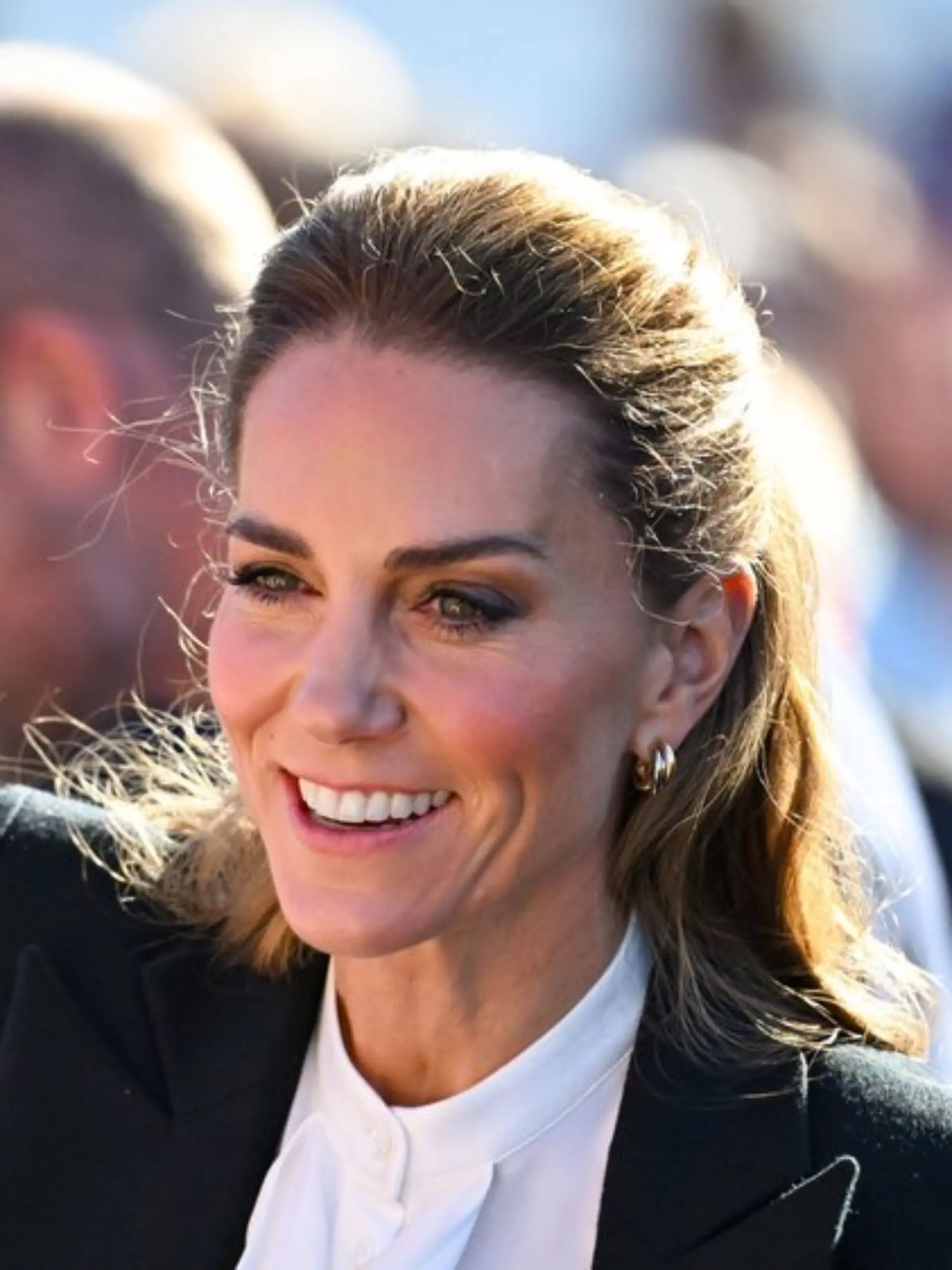 Prinz William (im Hintergrund) und Prinzessin Kate am 9. Oktober im nordirischen Belfast.