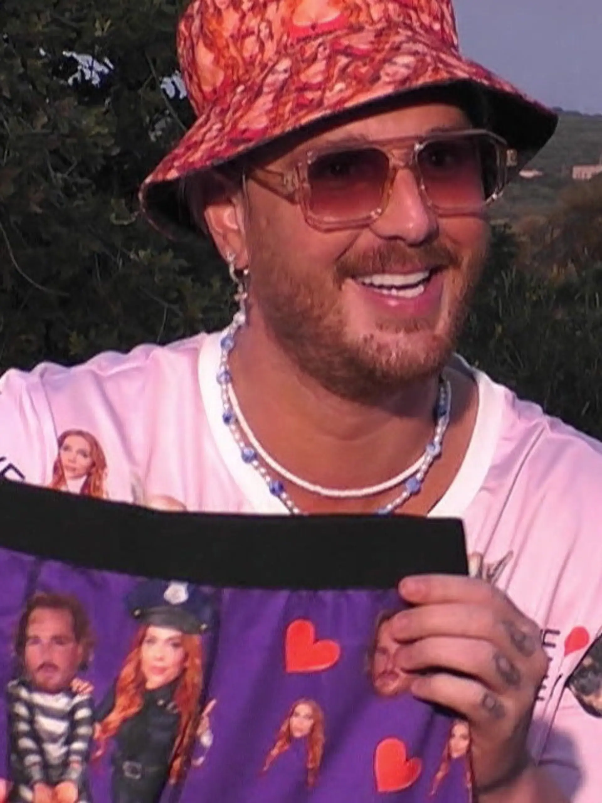 Bild zu: "Dennis „in Fesseln" bei Temptation Island VIP! DAMIT schleicht sich Tara in die Villa"
