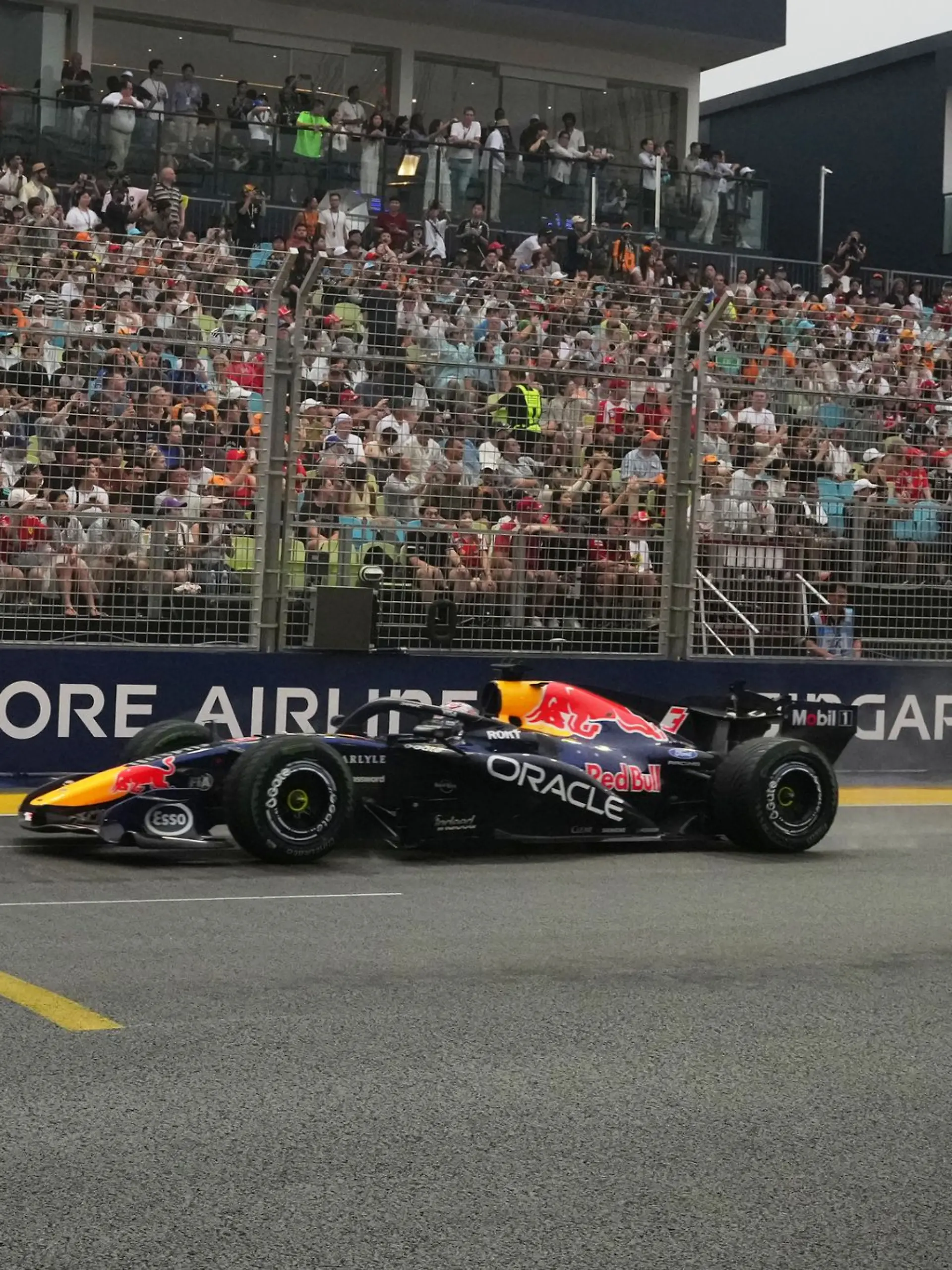Bild zu: "Verstappen gewinnt Chaos-Sprint in Singapur"