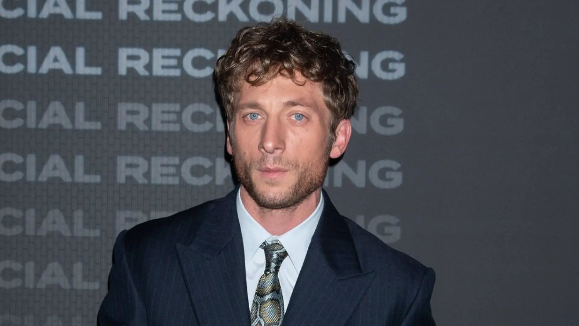 Jeremy Allen White soll eine neue Frau an seiner Seite haben.