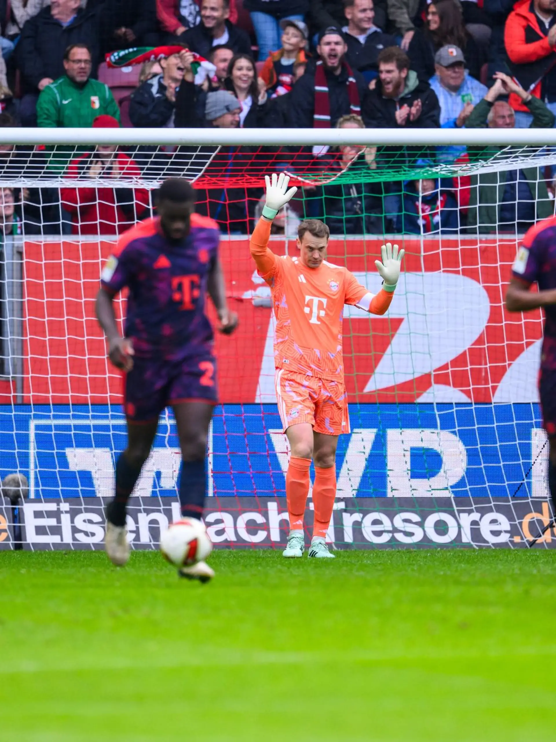 Patzte beim 0:1 gegen Augsburg: Bayern-Torwart Manuel Neuer