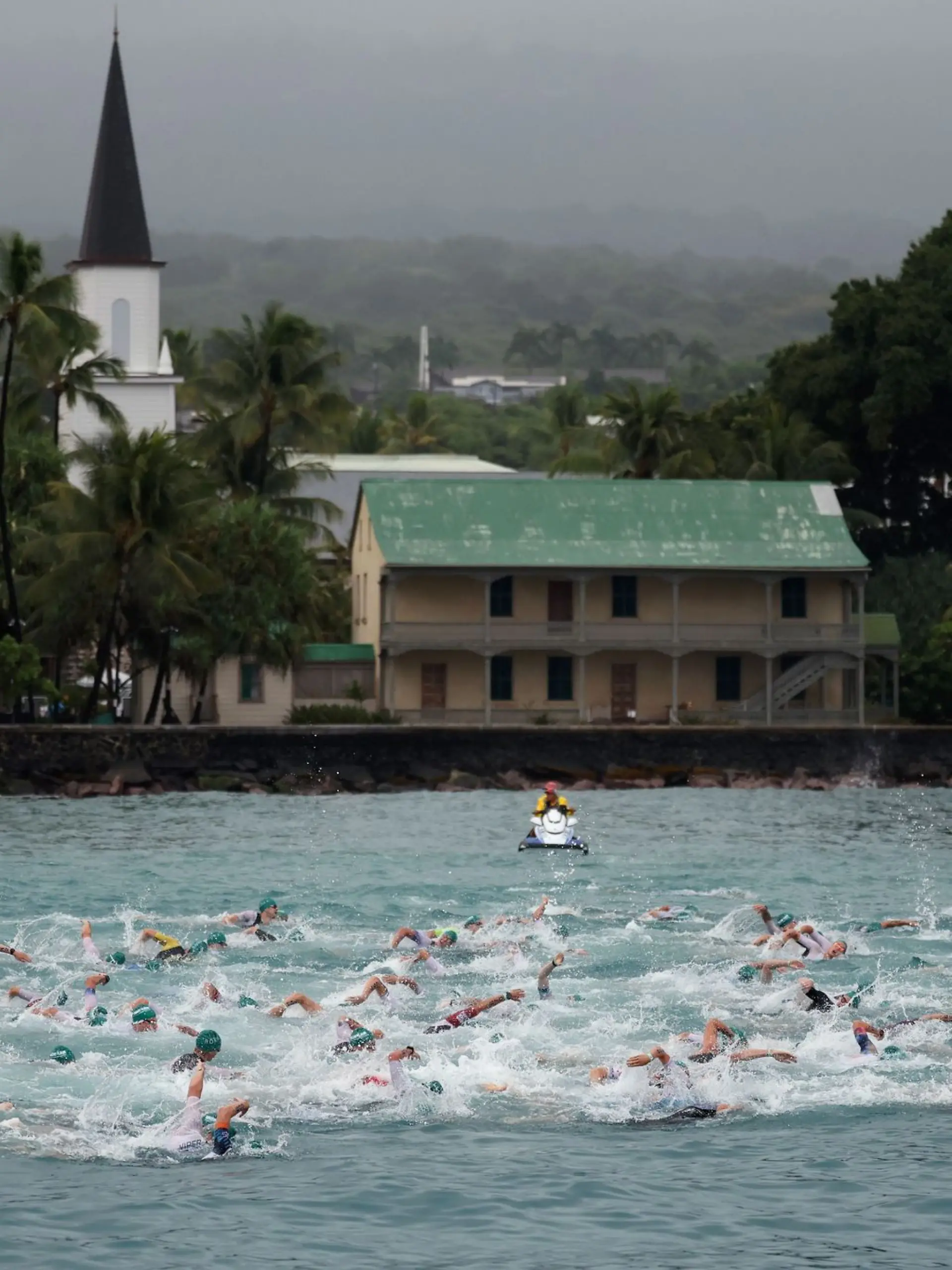 Bild zu: "Tränen und Schmerzen: Drama-Aus von Lange in Hawaii"
