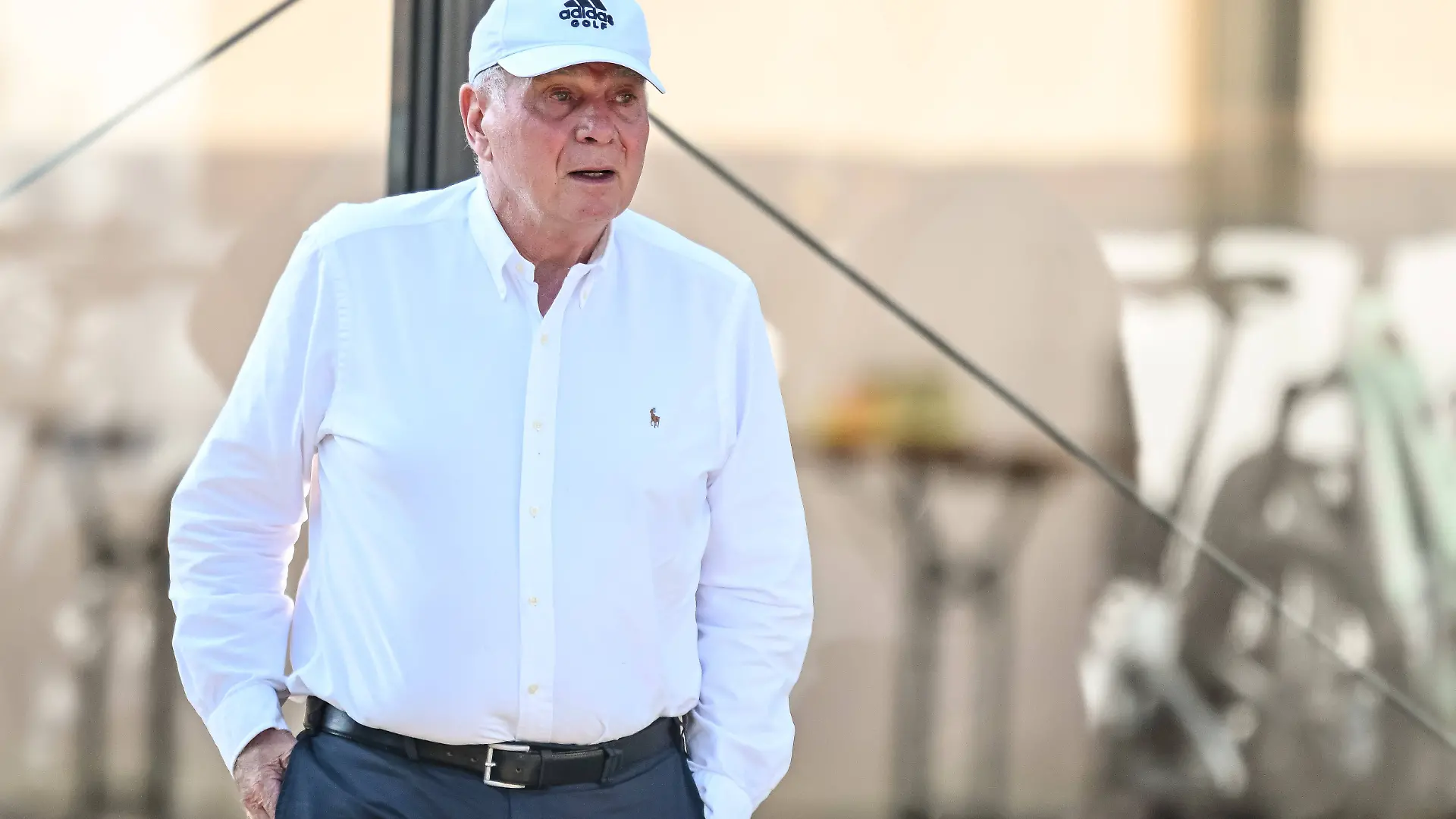 Rottach - Egern, Deutschland, 30.07.26: Uli Hoeneß FC Bayern München Schaut waehrend des Friedly Match Spiels zwischen dem FC Rottach - Egern vs FC Bayern München im Stadion am Birkenmoos am 30. Juli 2026 in Rottach - Egern, Deutschland. Foto von Harry Langer/DeFodi Images Rottach - Egern, Germany, 30.07.26: Uli Hoeneß FC Bayern München Looks on during the Friedly Match match between FC Rottach - Egern vs FC Bayern München at Stadion am Birkenmoos on July 30, 2026 in Rottach - Egern, Germany. Photo by Harry Langer/DeFodi Images DFB/DFL REGULATIONS PROHIBIT ANY USE OF PHOTOGRAPHS AS IMAGE SEQUENCES AND/OR QUASI-VIDEO. Photo by Harry Langer/DeFodi Images DFB/DFL REGULATIONS PROHIBIT ANY USE OF PHOTOGRAPHS AS IMAGE SEQUENCES AND/OR QUASI-VIDEO. - *** Rottach Egern, Germany, July 30, 2026: Uli Hoeneß of FC Bayern Munich watches during the friendly match between FC Rottach Egern and FC Bayern Munich at the Birkenmoos Stadium on July 30, 2026, in Rottach Egern, Germany. Photo by Harry Langer, DeFodi Images. Rottach Egern, Germany, July 30, 2026. Uli Hoeneß of FC Bayern Munich looks on during the friendly match between FC Rottach Egern and FC Bayern Munich at Stadion am Birkenmoos on July 30, 2026 in Rottach Egern, Germany. Photo by Harry Langer, DeFodi Images. DFB and DFL regulations prohibit any use of photographs as image sequences and/or quasi-video. Photo by Harry Langer, DeFodi Images. DFB and DFL regulations prohibit any use of photographs as imSEQUENCES AND/OR QUASI-VIDEO