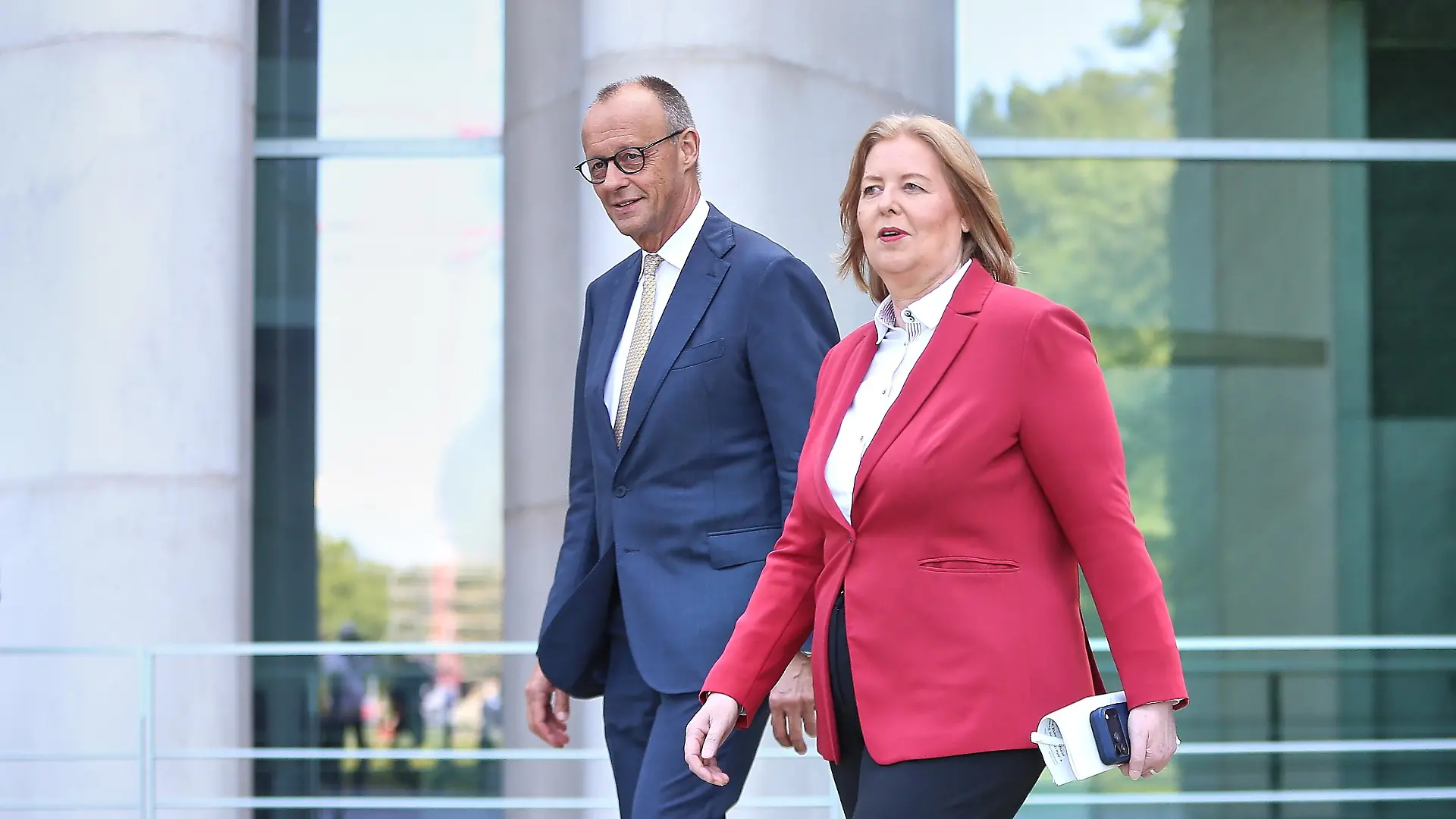 Berlin, Deutschland: Bundeskanzleramt: Pressekonferenz nach Koalitionsausschuss: Bundeskanzler Friedrich Merz (CDU) und Bundesministerin für Arbeit und Soziales Bärbel Bas (SPD)