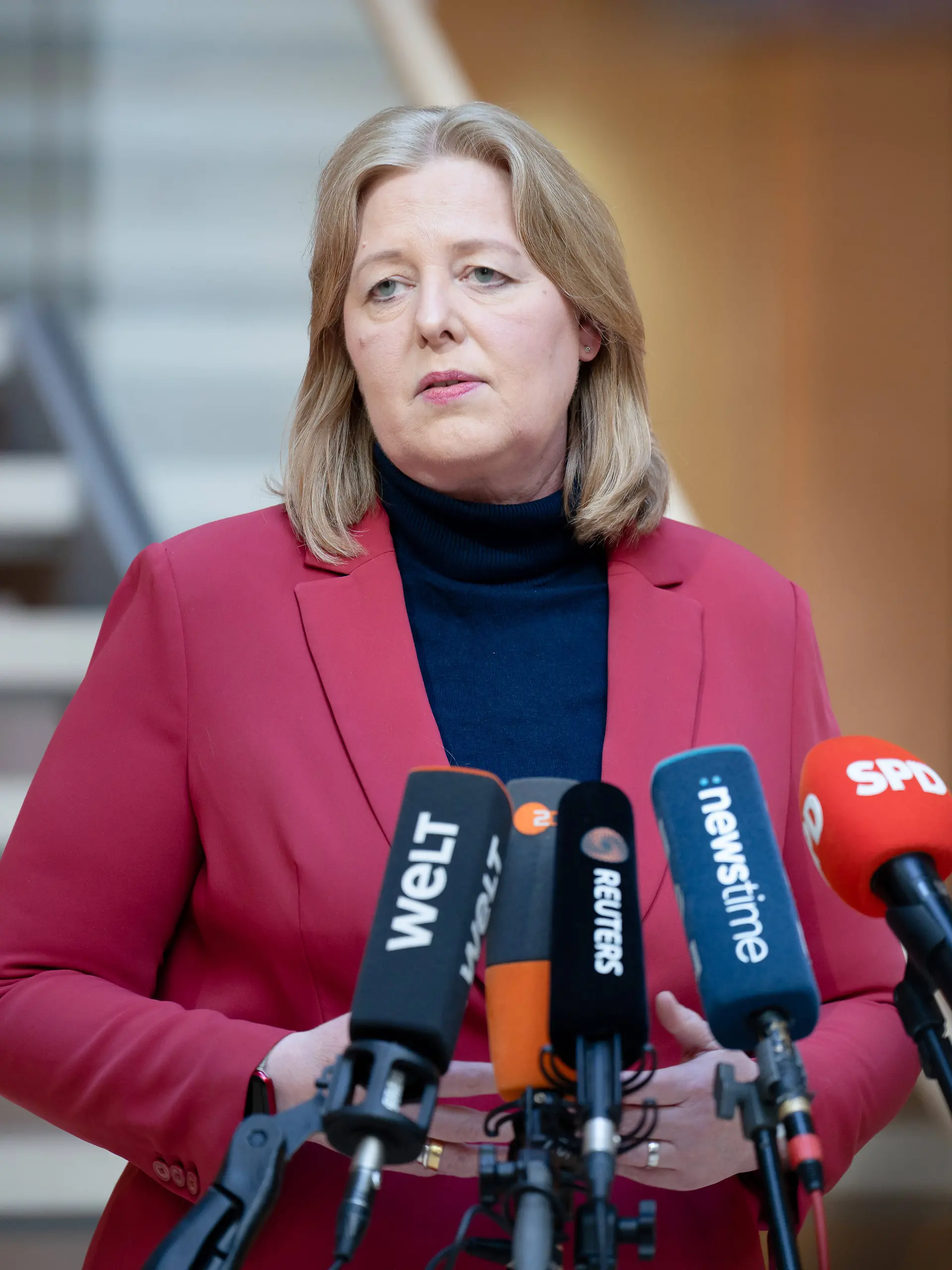 Bärbel Bas (SPD) legt im Oktober 2026 den Parteivorsitz nieder und bittet um ihre Entlassung als Bundesarbeitsministerin.
