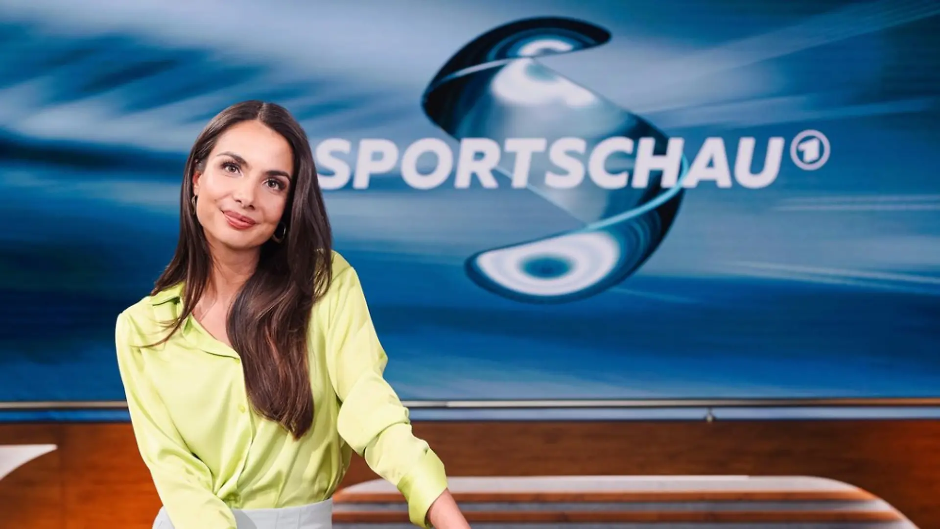 Lea Wagner bezeichnet das "Sportschau"-Set als "schönstes Studio der Welt".