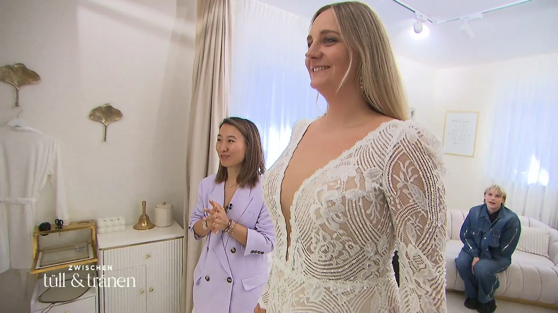 Julias kritischer Blick auf Andreas erstes Kleid Fan muss doppelt überzeugen