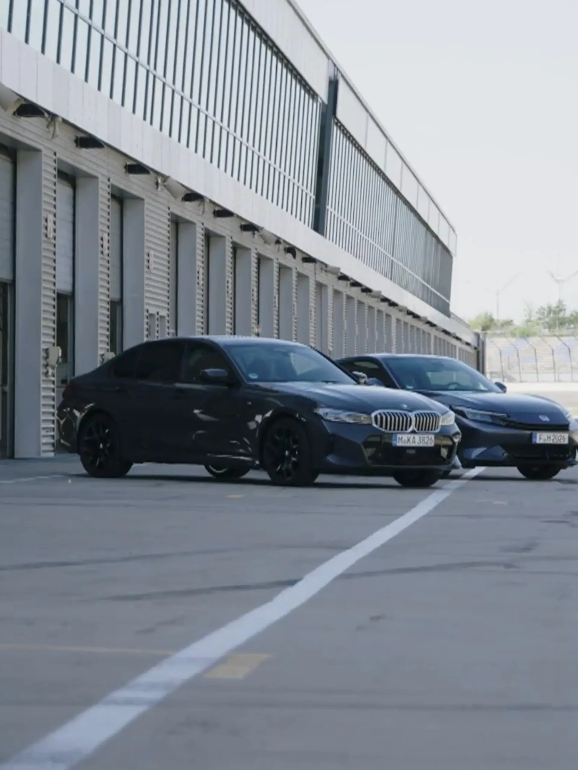 Bild zu: "Honda gegen BMW im Vierzylinder-Duell"