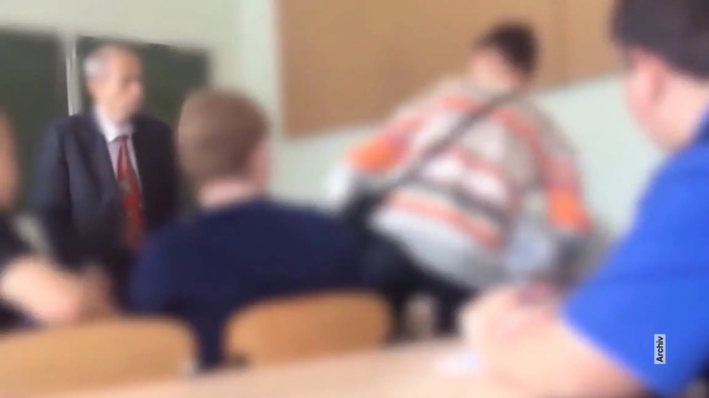 Dänemark erlaubt Lehrern Gewalt. Ist das dänisches Modell ein Vorbild für Deutschland? Mehr Rechte für Lehrer bei Störungen