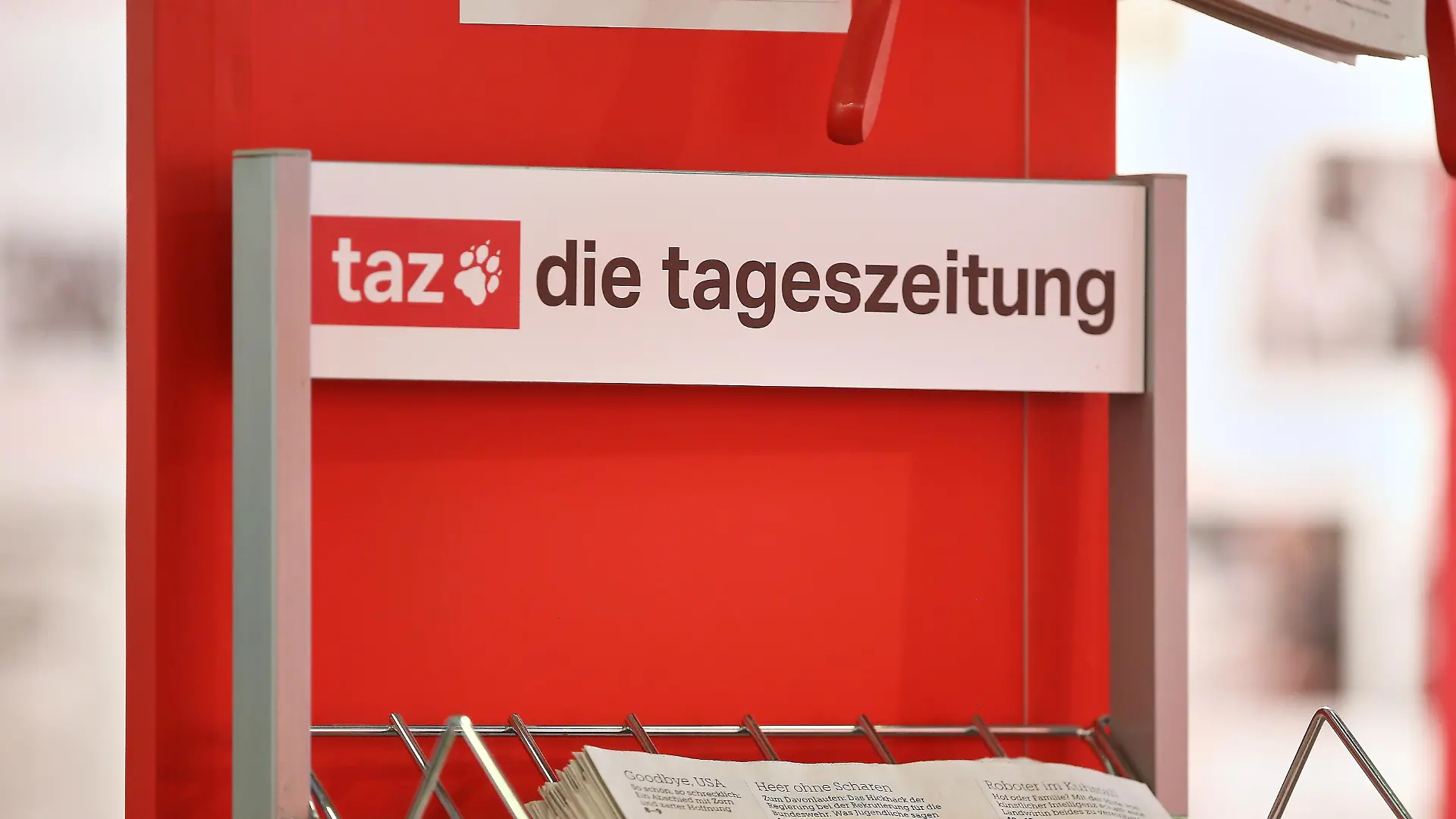 Frankfurt/Main, Hessen, Deutschland: Messe: Frankfurter Buchmesse 2025: Messestand der "taz" - Die Tageszeitung